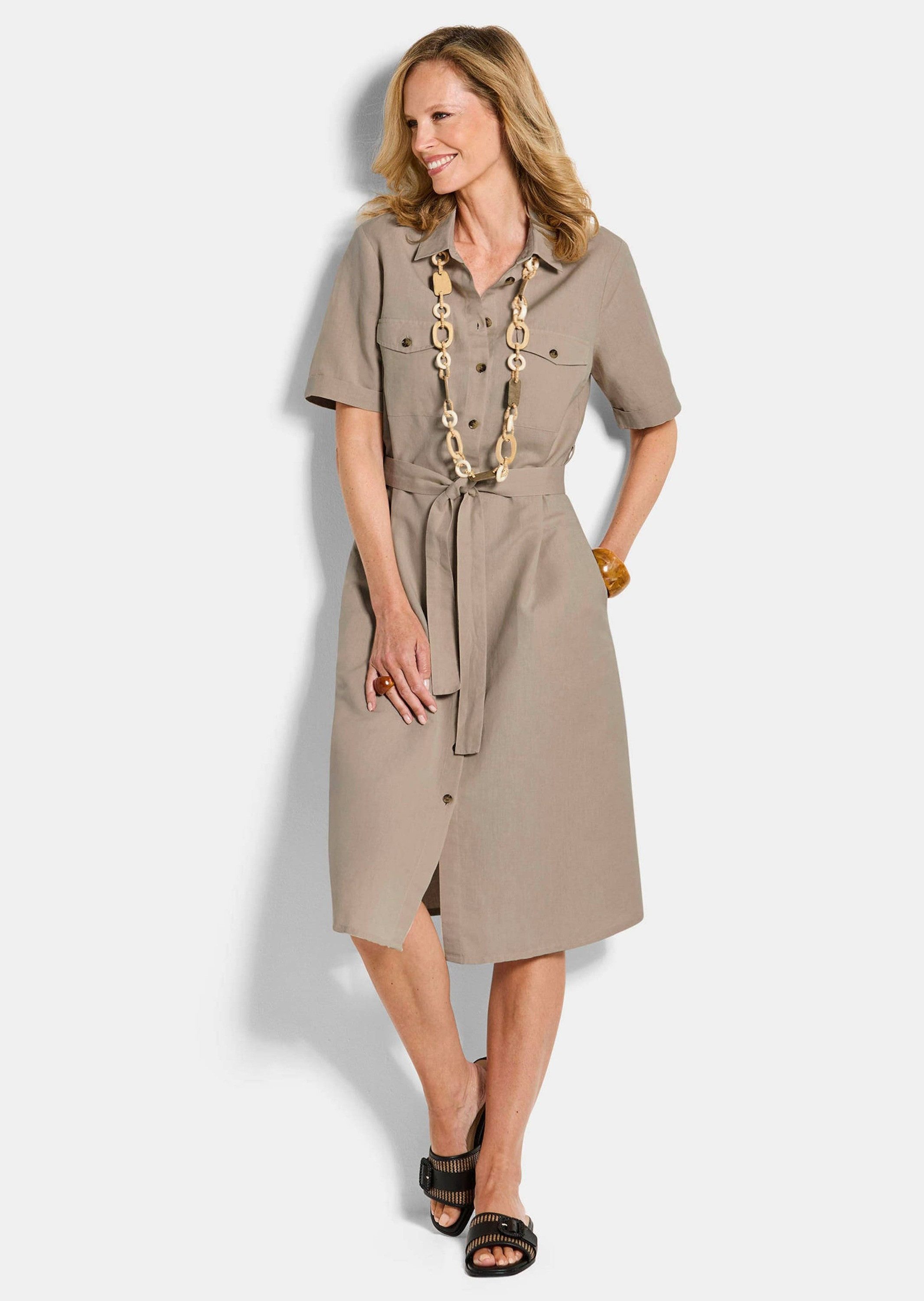 GOLDNER Sommerkleid Leinenkleid im Safari-Look Midikleid mit Hemdkragen, Knopfleiste, Taschen, Knielänge und Halbarm