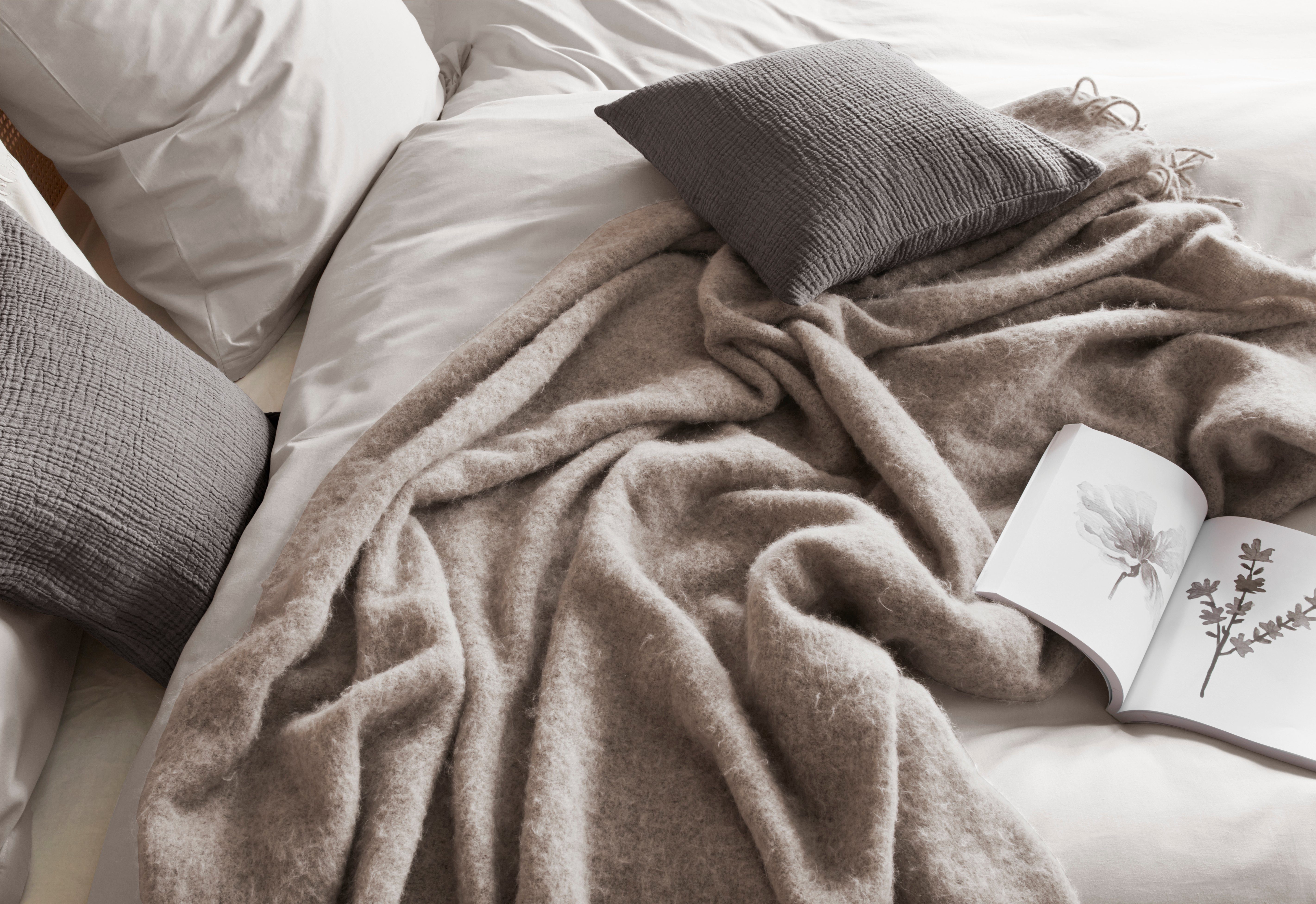 Plaid Sinja, LeGer Home by Lena Gercke, mit Fransen, Kuscheldecke