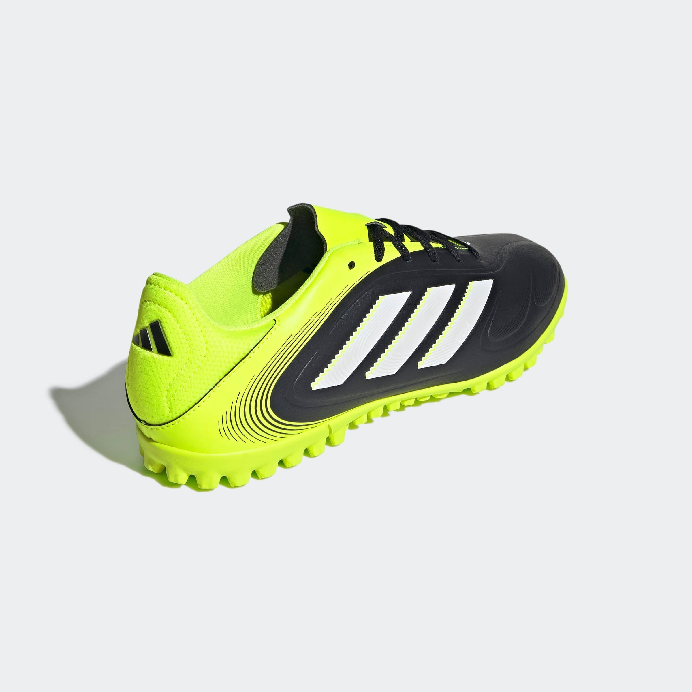 adidas Performance COPA PURE 3 CLUB KUNSTRASEN Fußballschuh geeignet für harte Untergründe Asche und Kunstrasen