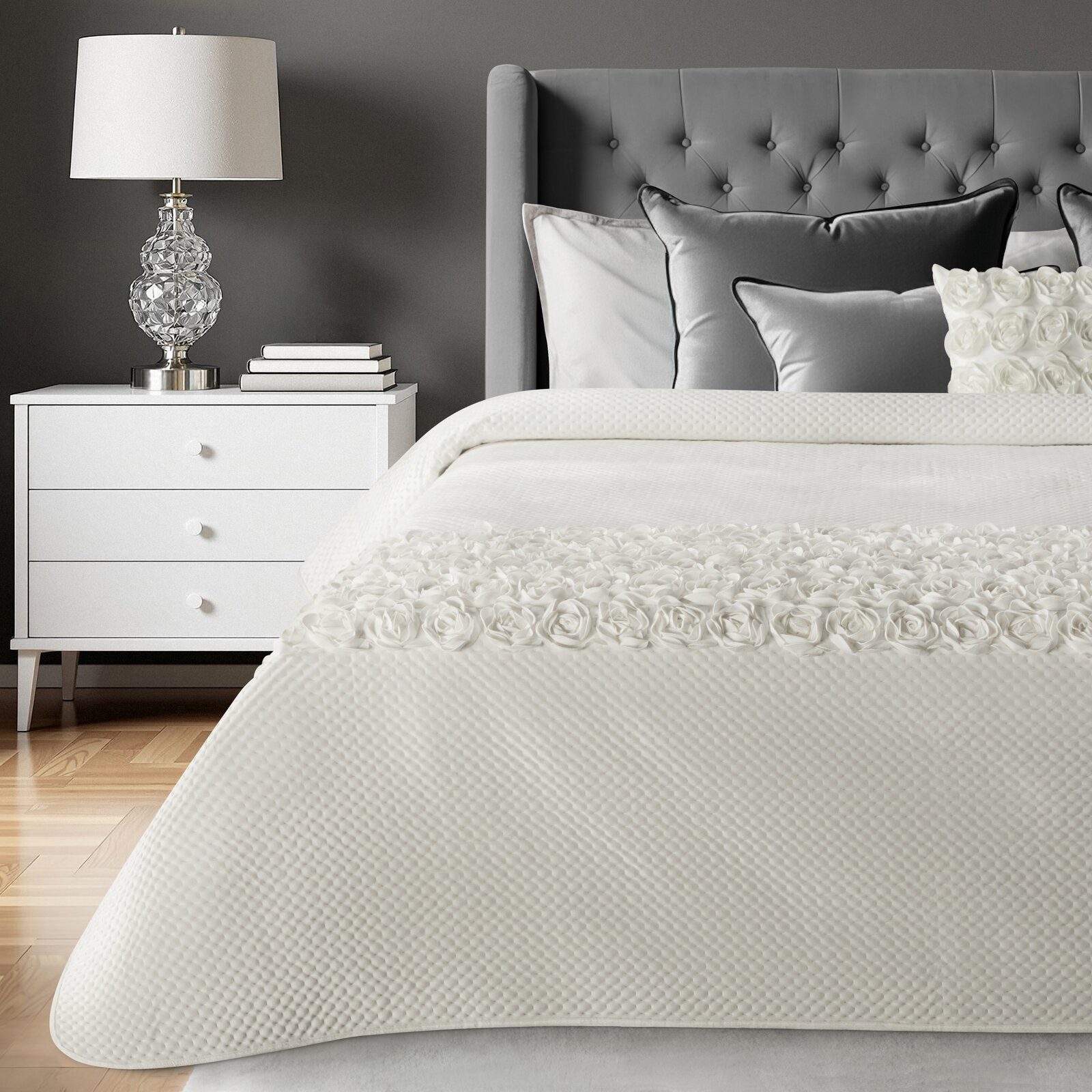 Eurofirany Tagesdecke Tagesdecke ROSES für Doppelbett, gesteppter Bettüberwurf aus Velours mit 3D-Rosen