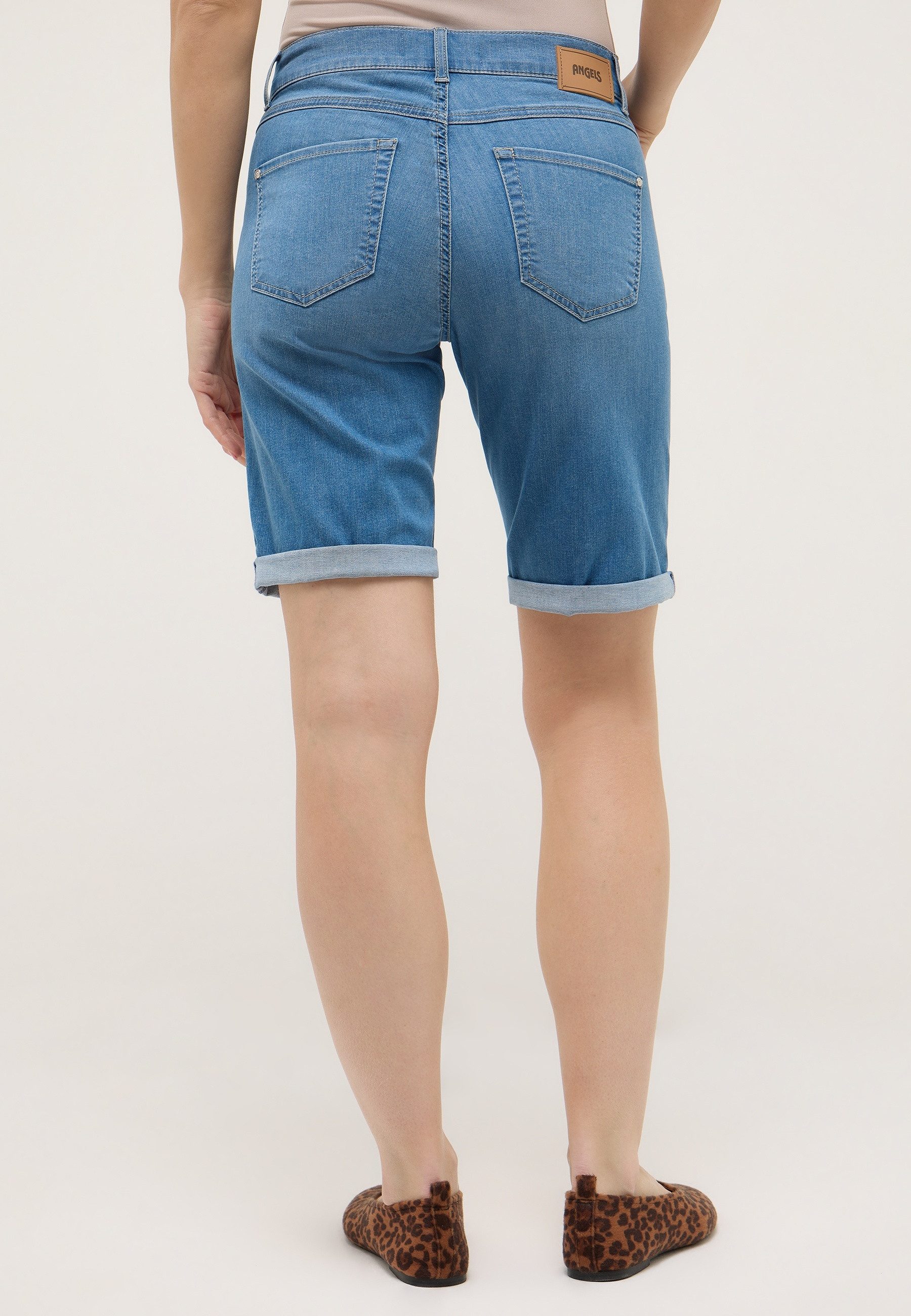 ANGELS Shorts