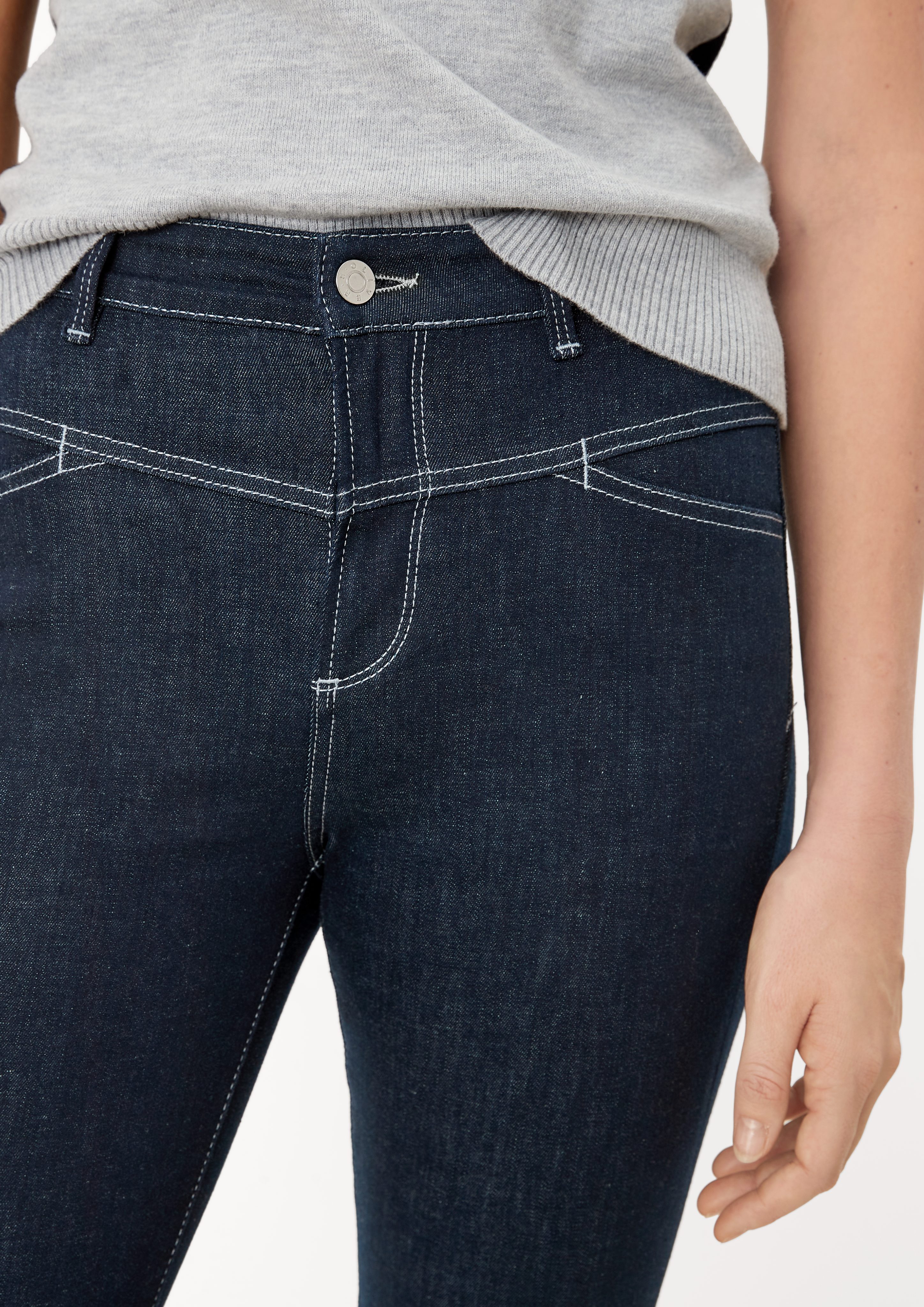 s.Oliver 5-Pocket-Jeans Skinny: Waschung Sattelbund Jeans mit