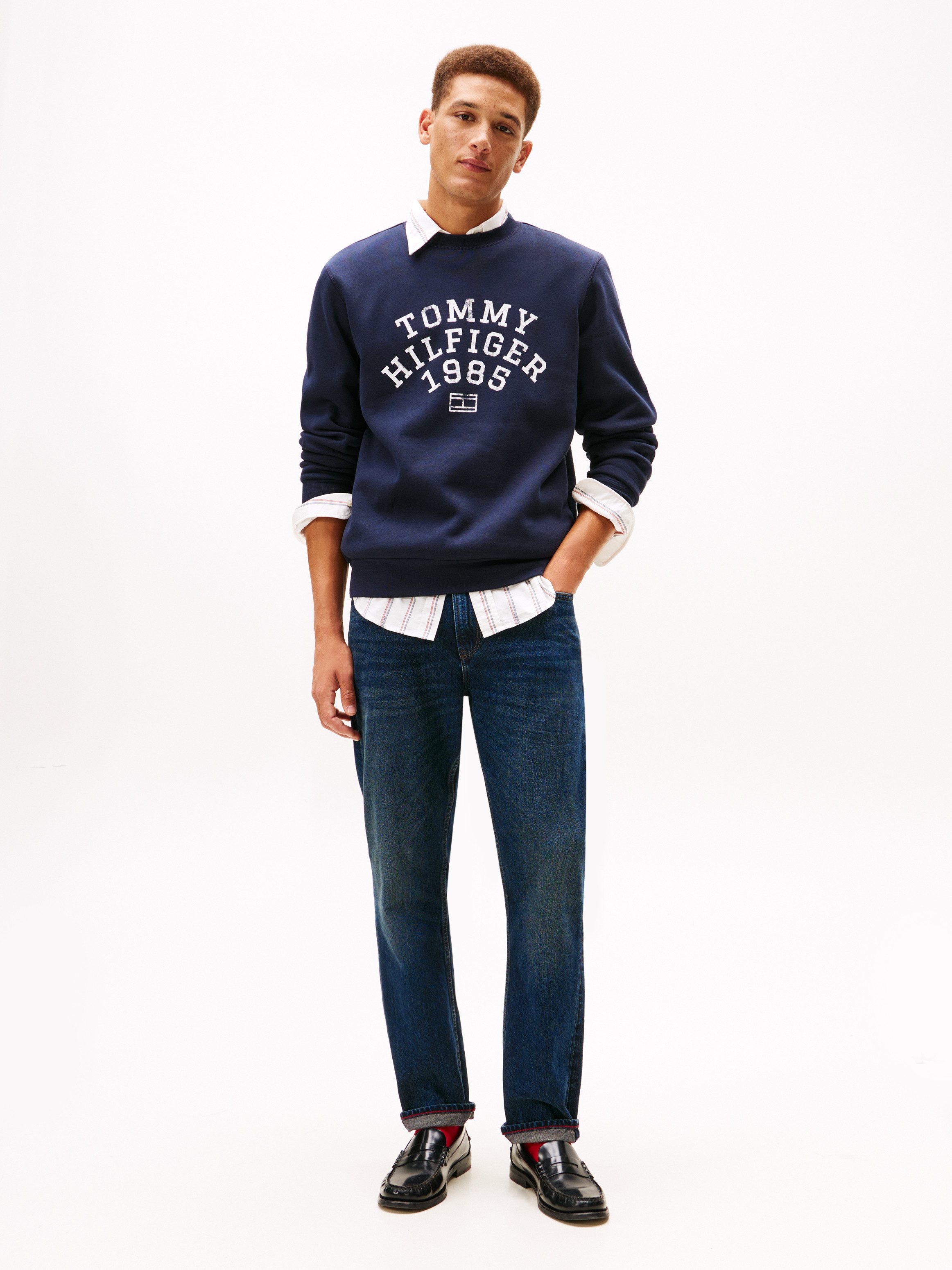 Tommy Hilfiger Sweatshirt HILFIGER ARCH normale Passform, kontrastfarbener Print, Rundhals