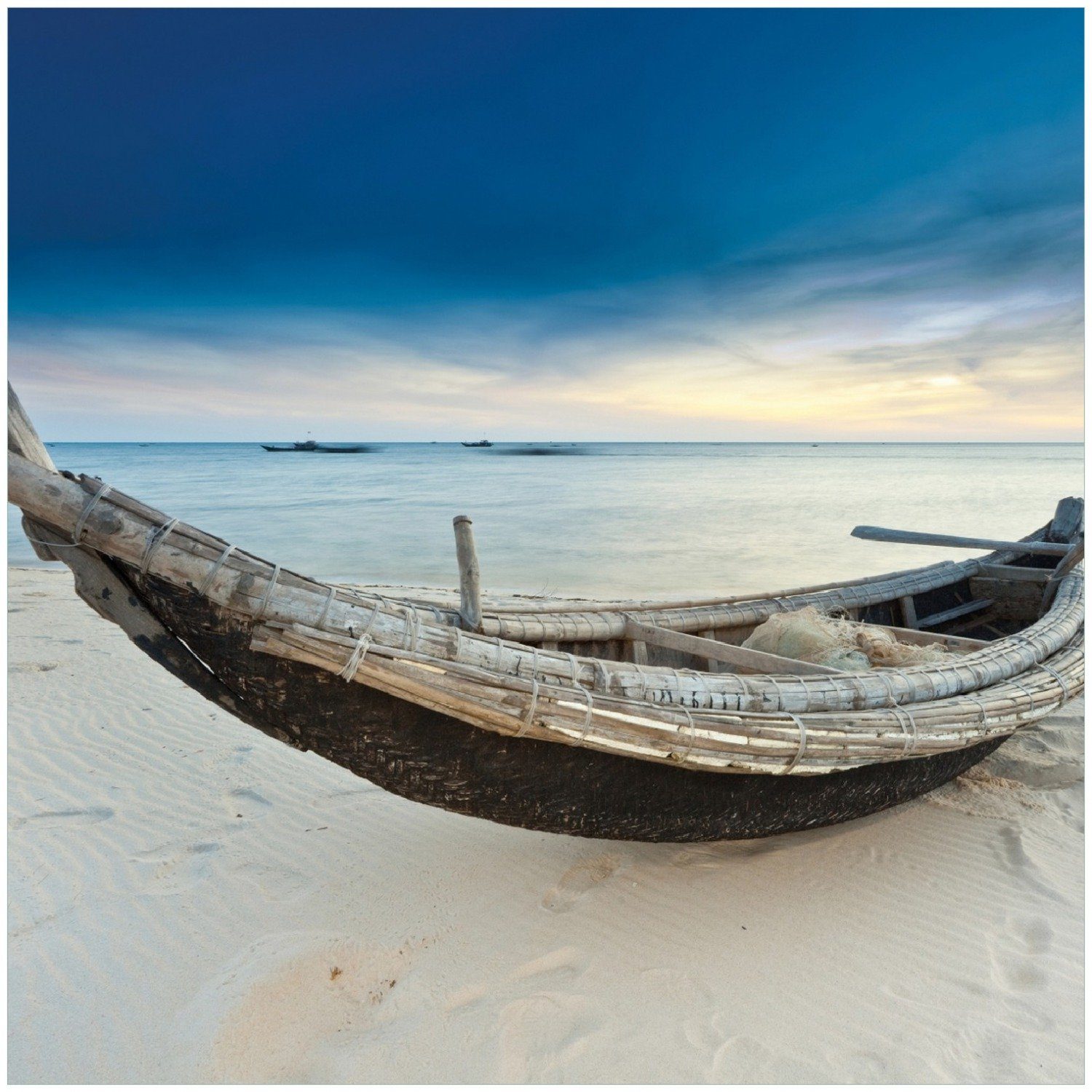 Wallario Memoboard Fischerboot am Strand mit Sonnenuntergang