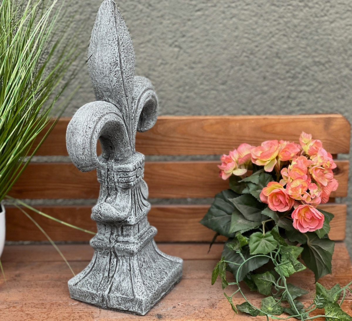 Stone and Style Gartenfigur Frostfeste Steinfigur Ritterlilie XL, (1 St) – Bild 3 von 4