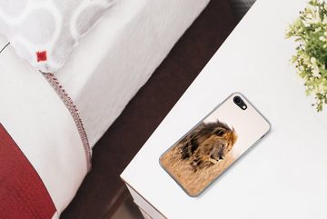 MuchoWow Handyhülle Löwe - Gras - Jagd, Handyhülle Apple iPhone SE (2020), Smartphone-Bumper, Print, Handy
