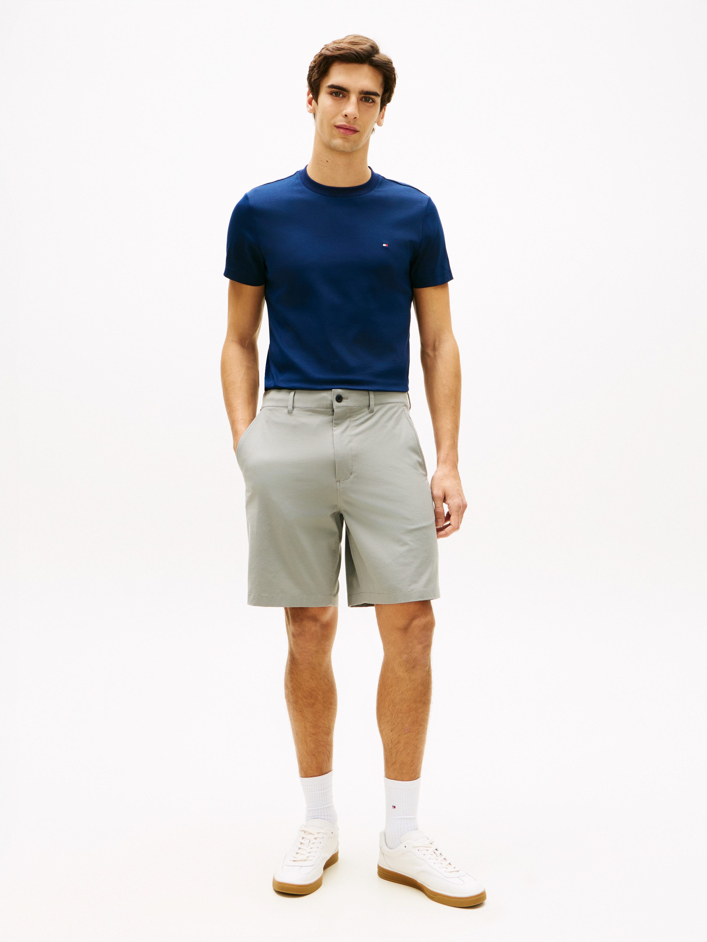 Tommy Hilfiger Chinoshorts DOVER mit Flag-Stickerei