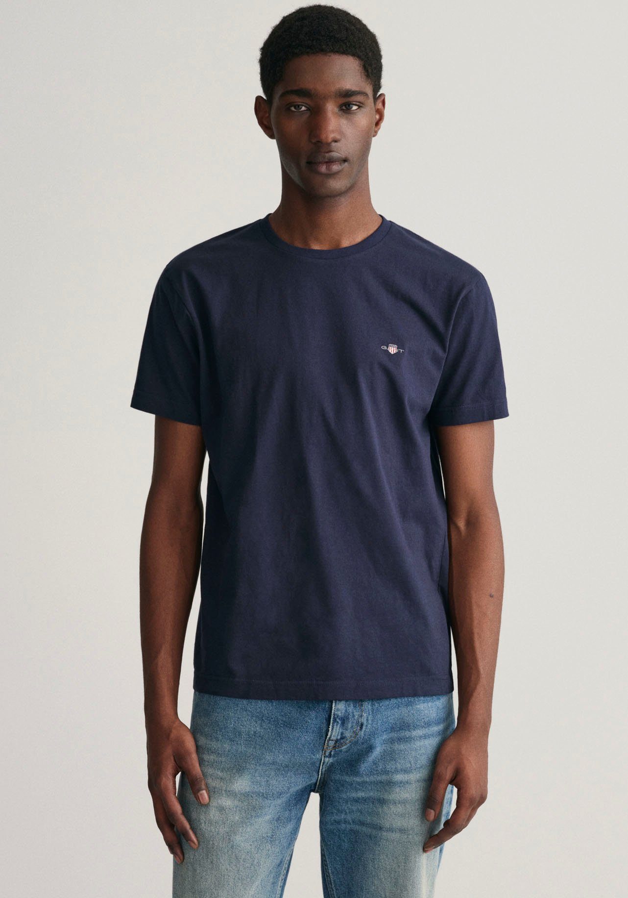 Gant T-Shirt SLIM SHIELD SS T-SHIRT mit Logostickerei auf der Brust evening blue