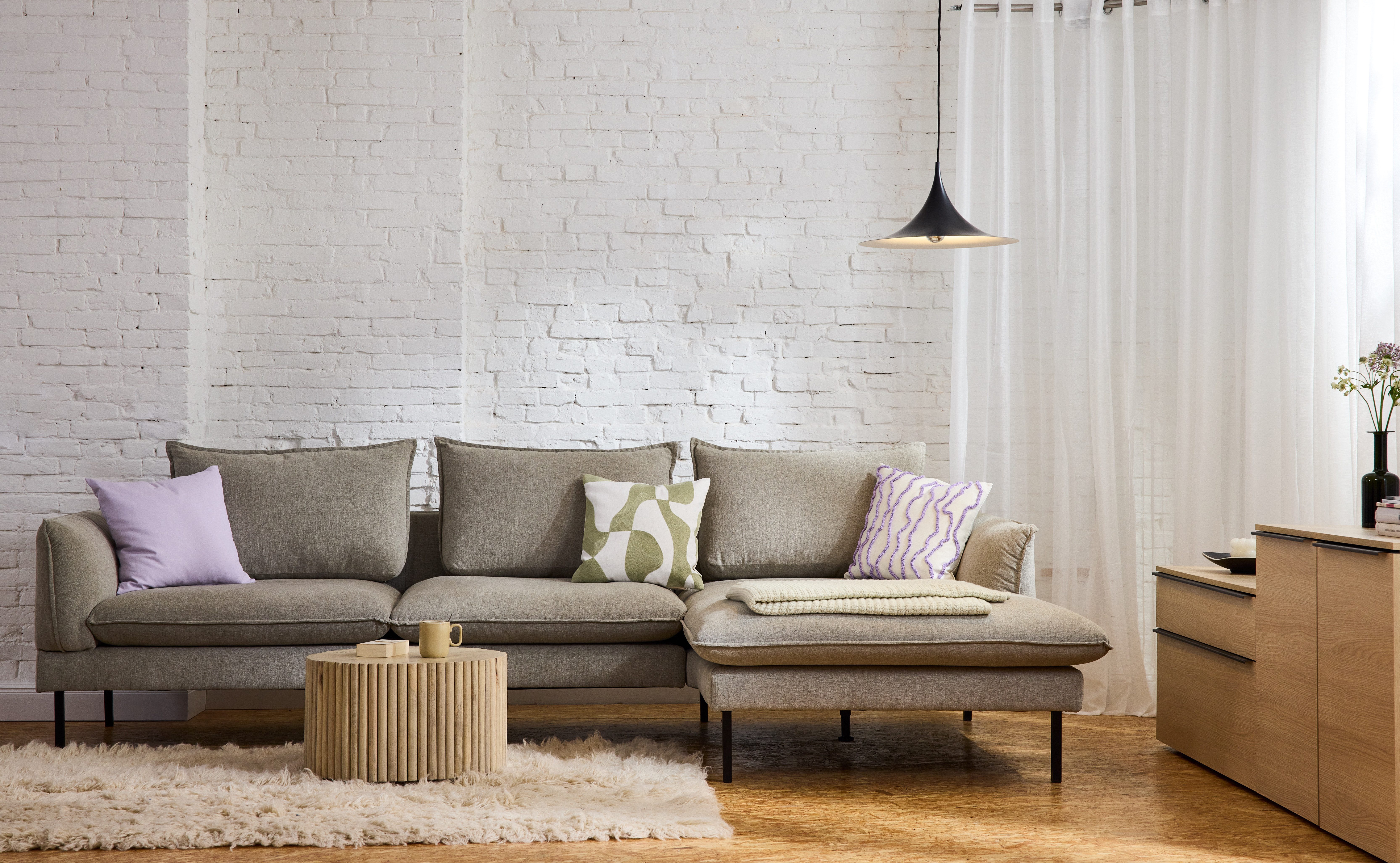 TOM TAILOR HOME Ecksofa WINGS mit leichter, schwebender Optik, stabile Metallfüße und weiche Kissenoptik