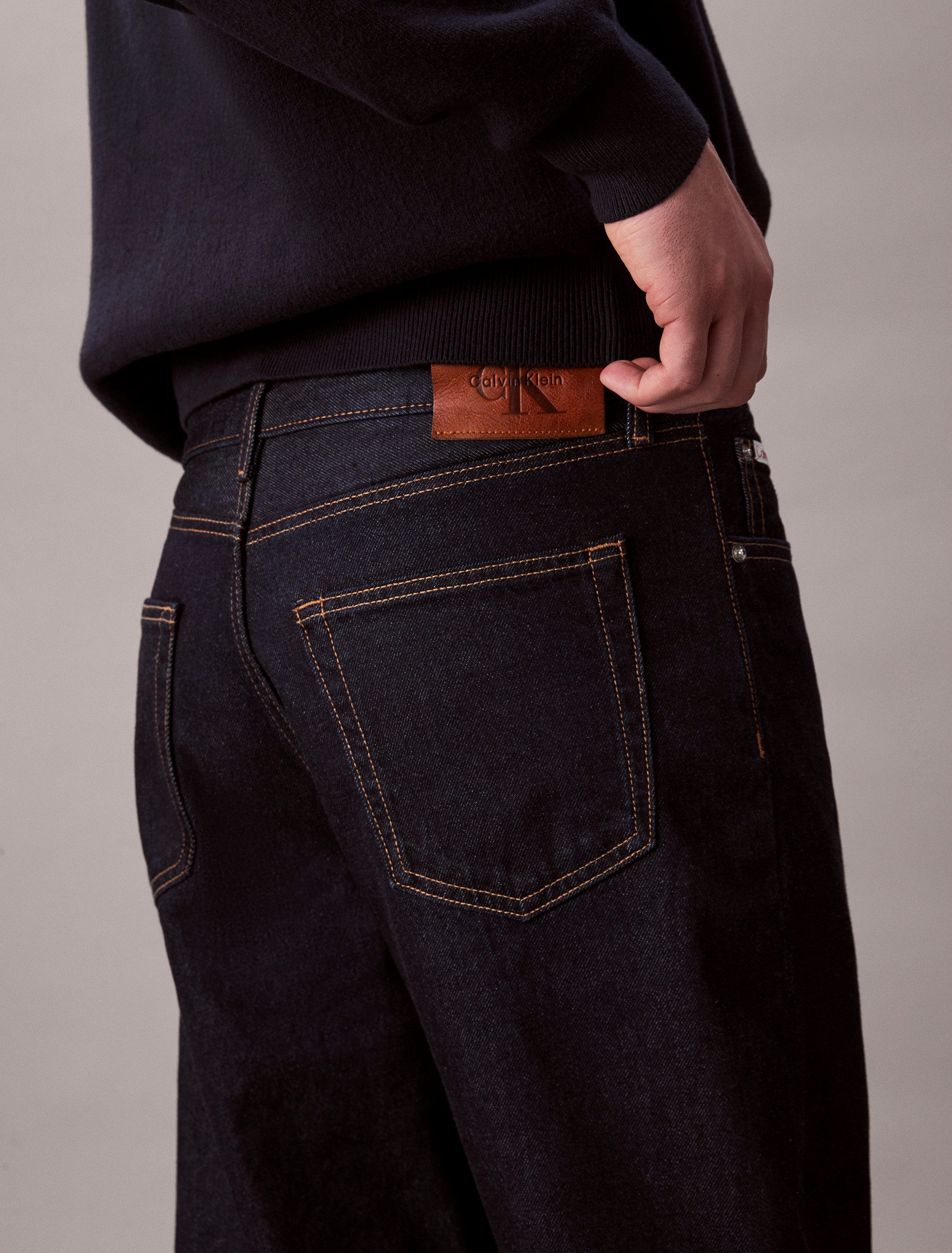 Calvin Klein Jeans 5-Pocket-Jeans tapered fit – Bild 4 von 5