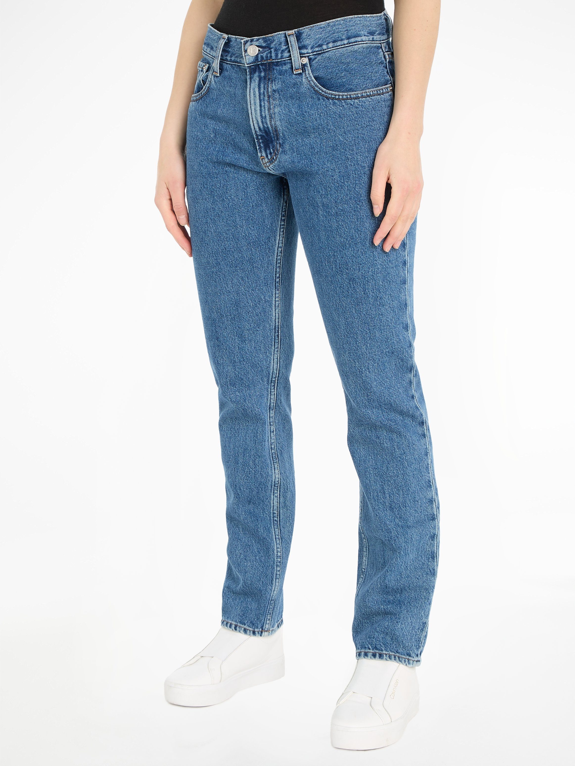 Straight-Jeans STRAIGHT Klein AUTHENTIC Calvin Jeans denim34 blue mit Logo-Badge