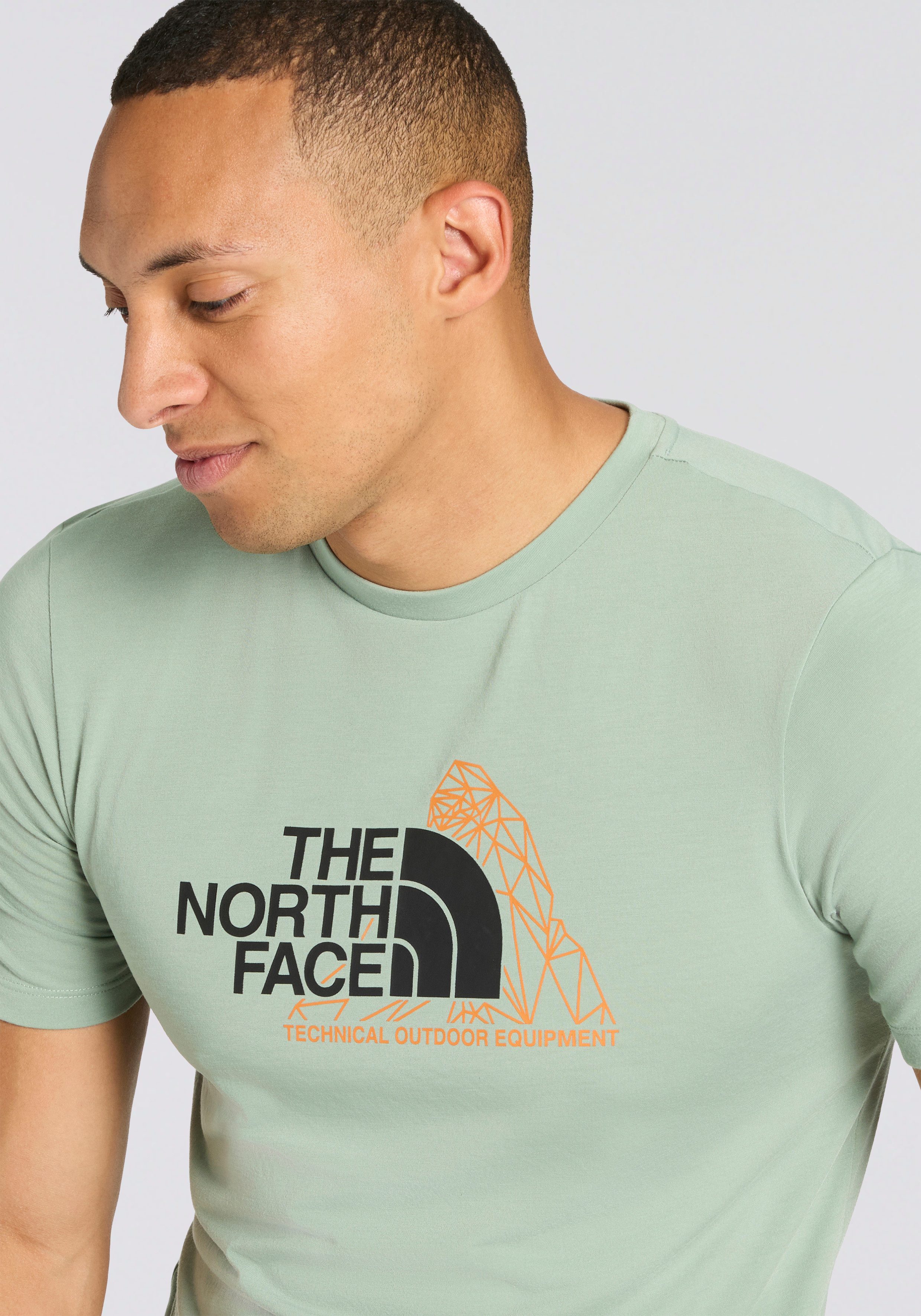 The North Face T-Shirt M MOUNTAIN FOUNDATION SS TEE-GRAPHIC sportlicher Stil, kurze Ärmel, schnelltrocknendes Material