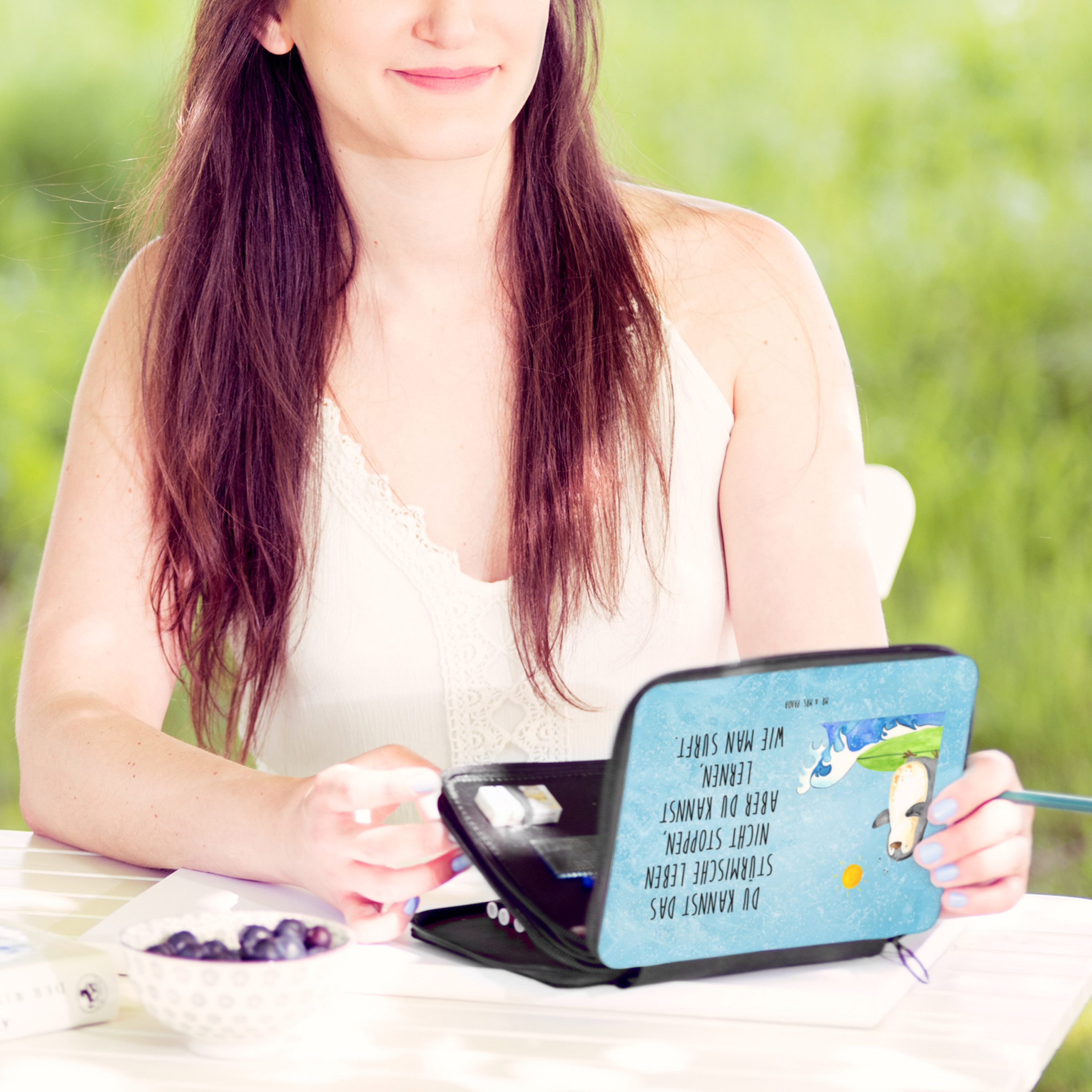 Mr. & Mrs. Panda Federmäppchen Pinguin Surfer, Mäppchen, Eisblau, Hawaii, Schreibmappe, Motiviert, U, (Packung, 1-tlg)