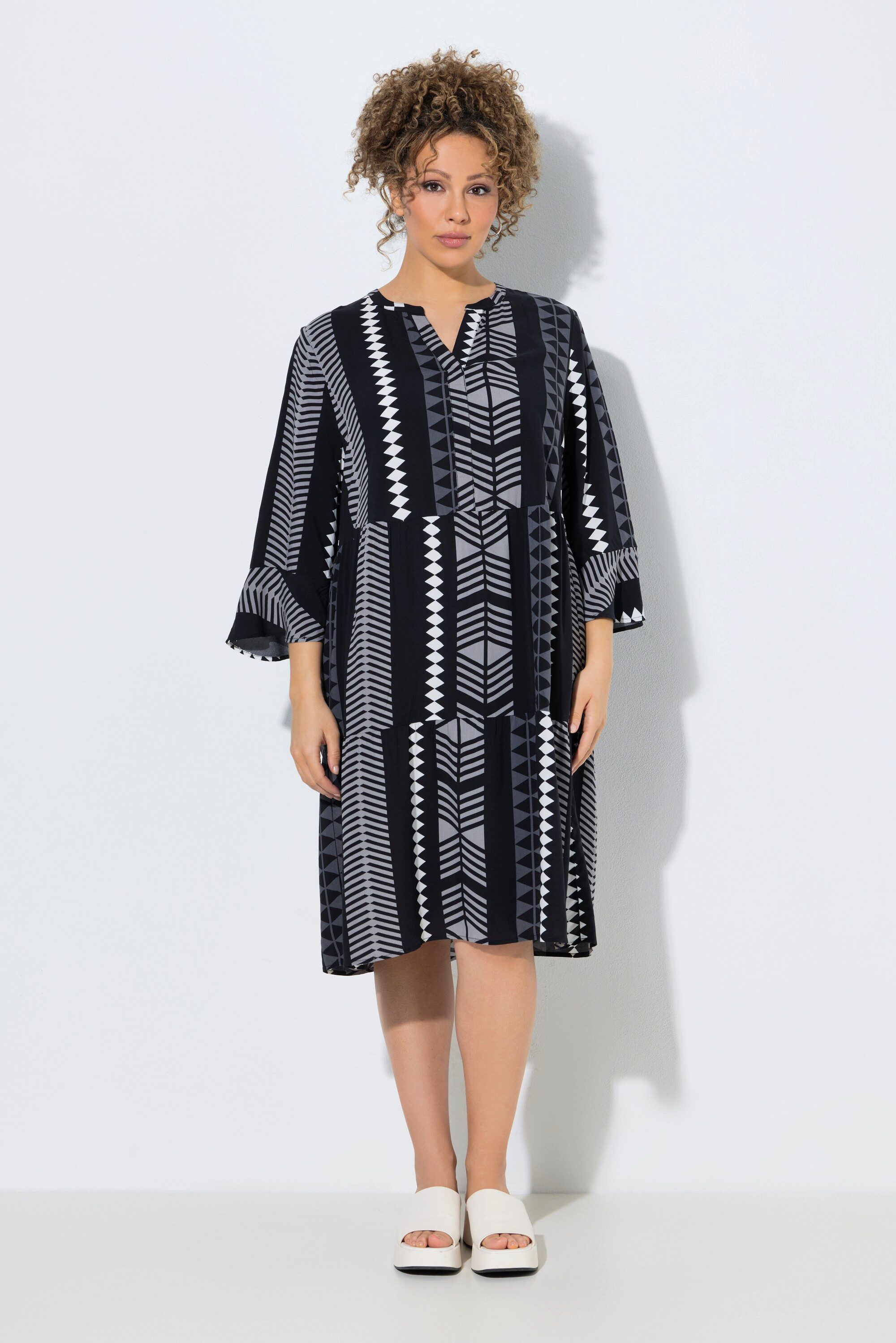 Ulla Popken Midikleid Kleid grafischer Druck Tunika-Ausschnitt 3/4-Arm