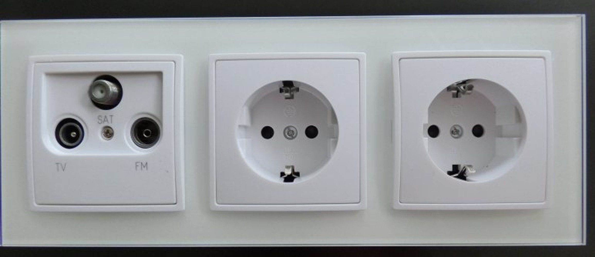 Lichtideen Schalter 8296 Abelka Nuovo weiß GLAS 2xSchutzkontakt Steckdose 1xAntennen Dose (Taster, Schalter, Anennendose, Steckdose mit USB lieferbar)