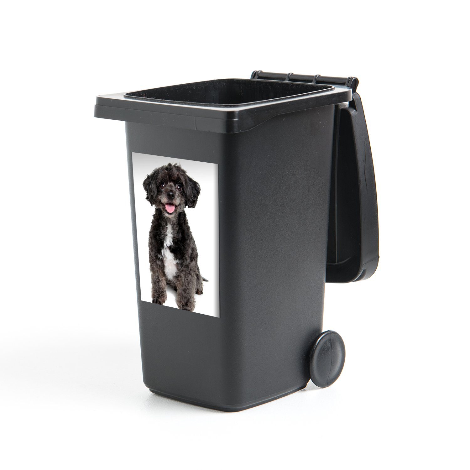 MuchoWow Wandsticker Schwarzer und weißer Hund auf weißem Hintergrund (1 St), Mülleimer-aufkleber, Mülltonne, Sticker, Container, Abfalbehälter