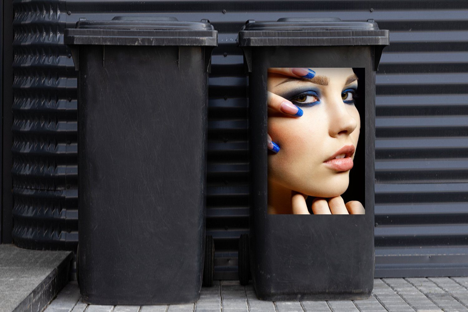 Mülleimer-aufkleber, (1 Sticker, St), MuchoWow Container, Mülltonne, Abfalbehälter Wandsticker Blaue Nägel