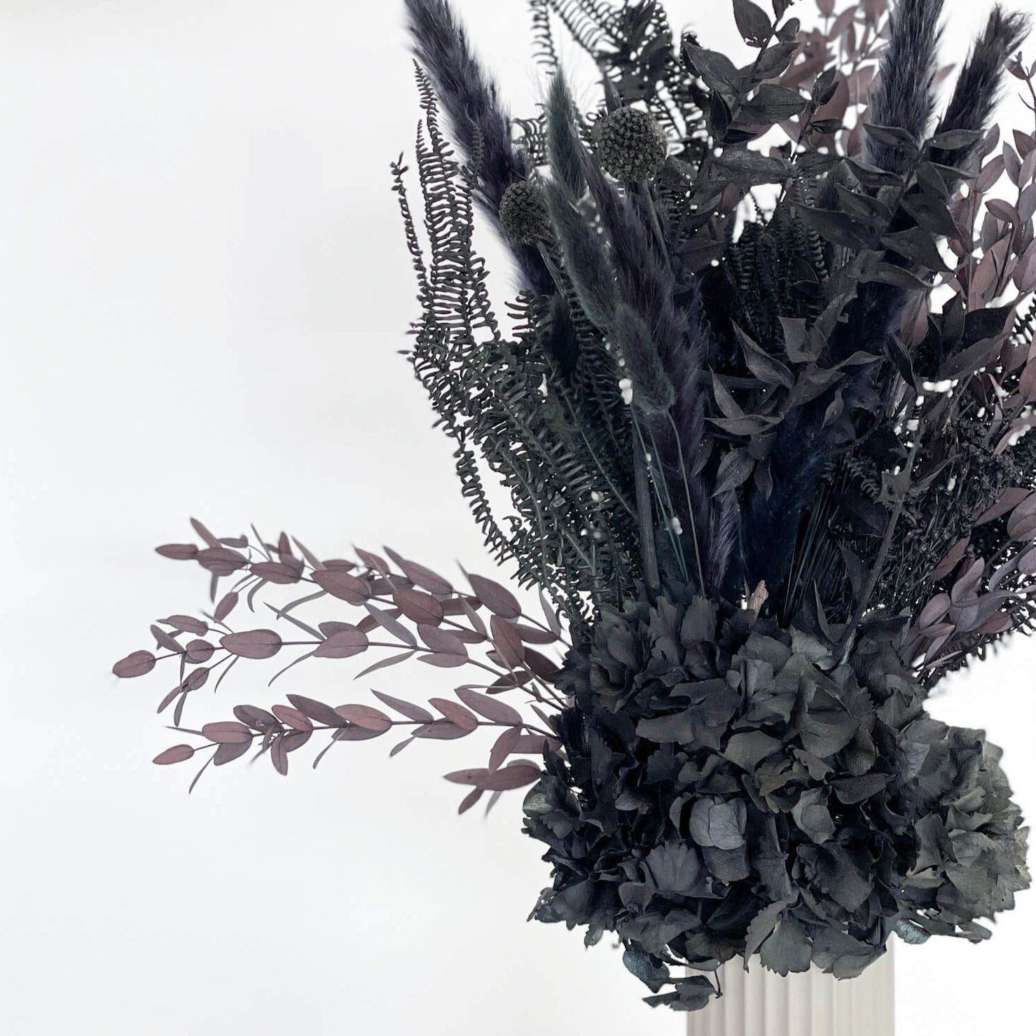 Trockenblume Schwarzes Statement: Brautstrauß Trockenblumen mit Ruskus und Pampasgr, LYKKE & You