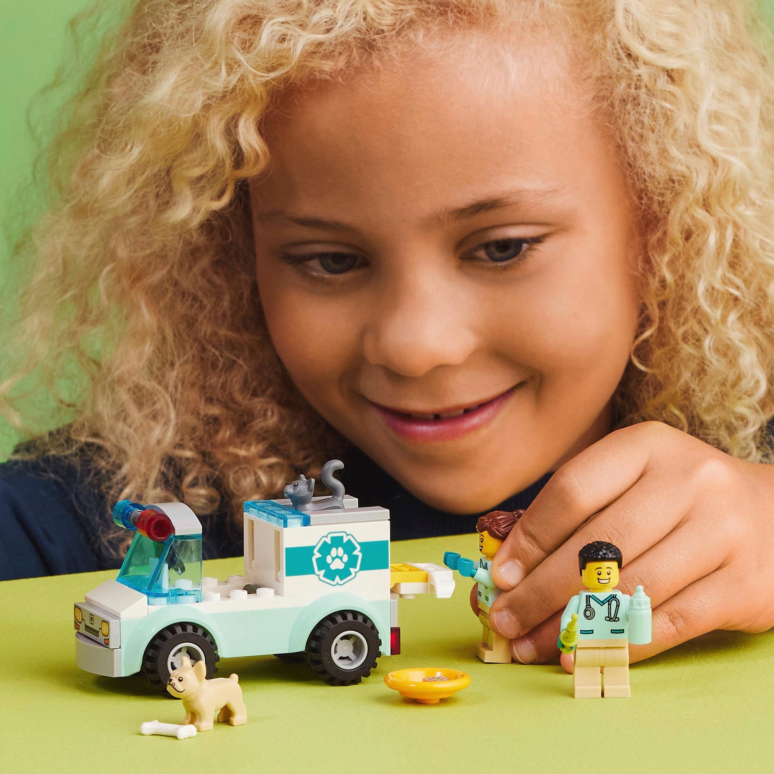 LEGO® Konstruktionsspielsteine Tierrettungswagen (60382), (58 Made City, St), LEGO® in Europe