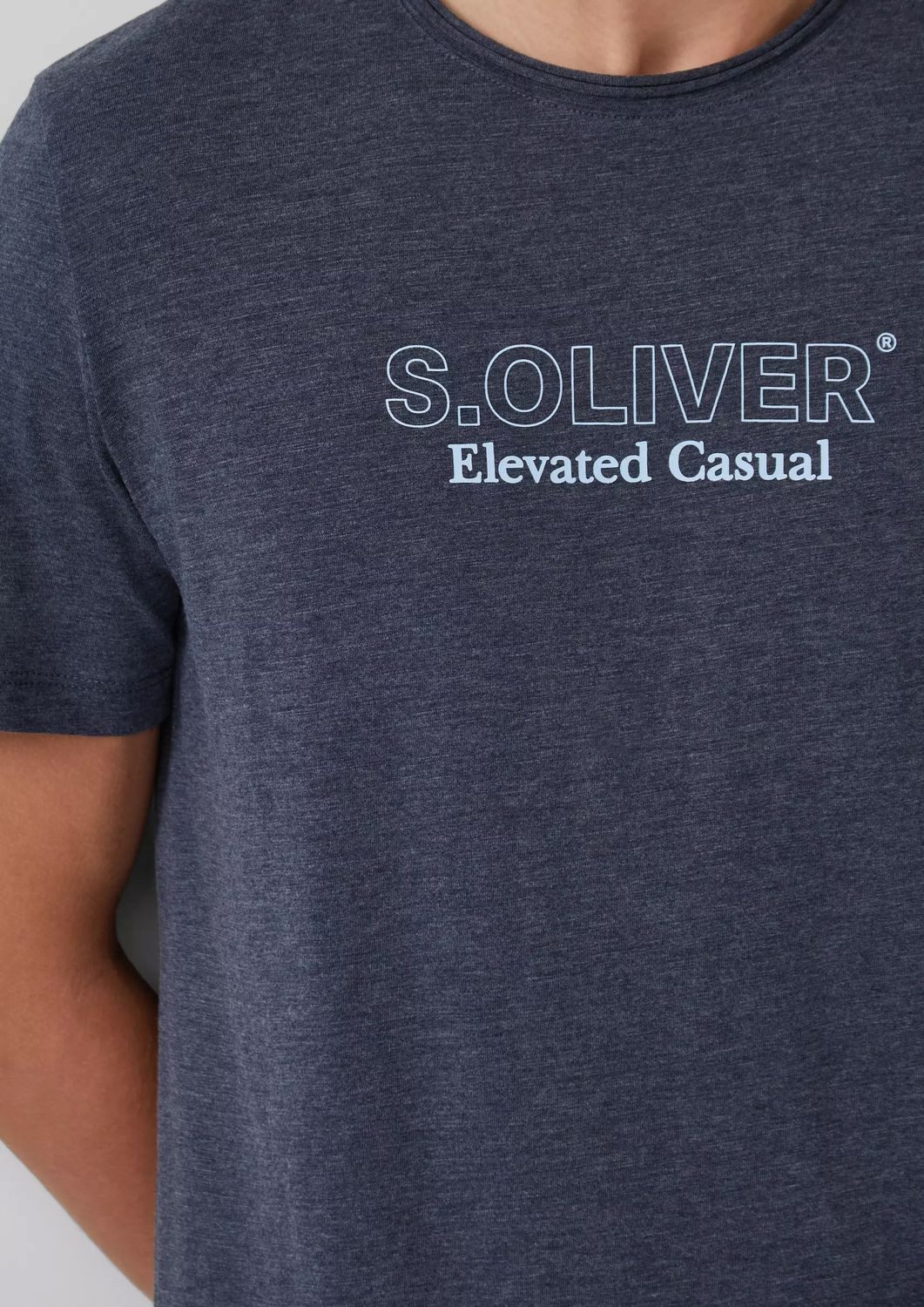 s.Oliver T-Shirt Basic Rundhals-Ausschnitt, mit Logo in klein oder groß auf der Brust