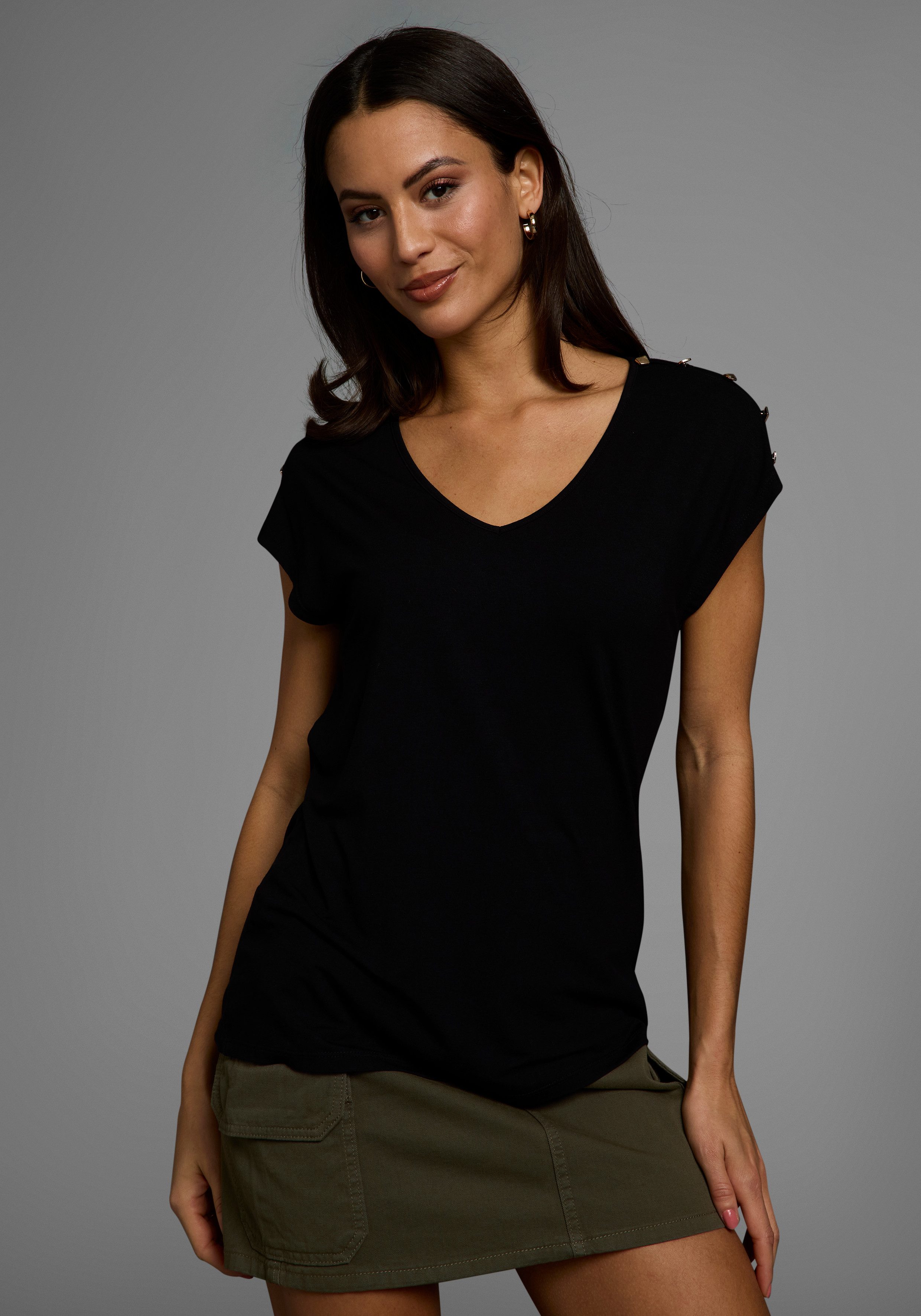 Laura Scott Rundhalsshirt mit Zierknöpfen & Schlitzen auf der Schulter günstig online kaufen