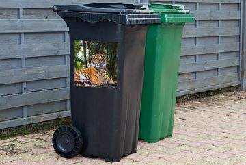 MuchoWow Wandsticker Tiger - Tiere - Wald - Dschungel (1 St), Mülleimer-aufkleber, Mülltonne, Sticker, Container, Abfalbehälter