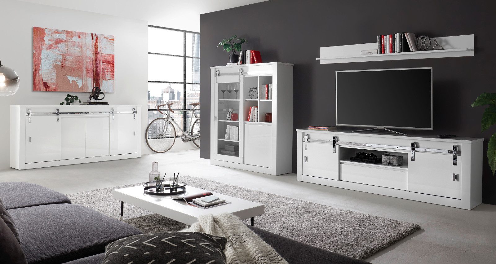 Furn.Design Wohnwand Miami, (Set 3-teilig in Weiß Hochglanz mit Chrom, Vitrine, Wandregal und großes TV-Lowboard), Soft-Close und Schiebetüren an Chrom-Reling