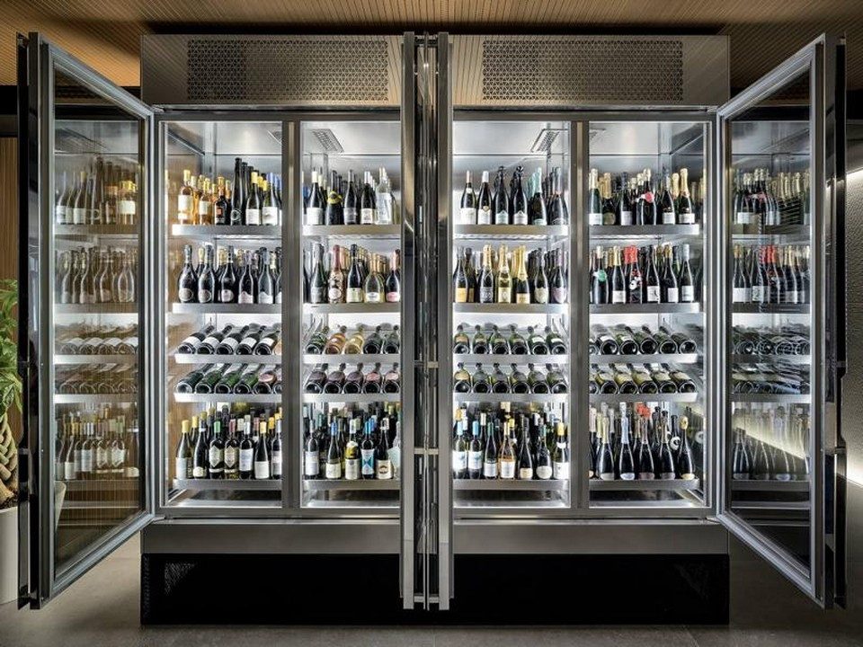 Xlmoebel Weinschrank Weinkühlschrank Schaukasten Weinmöbel Schrankvitrine (1-St) Made in Europa