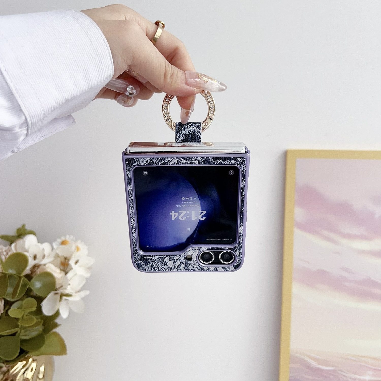 Wigento Handyhülle Für Samsung Galaxy Z Flip7 FE / Flip6 5G Stick Hülle Ringperlenkette