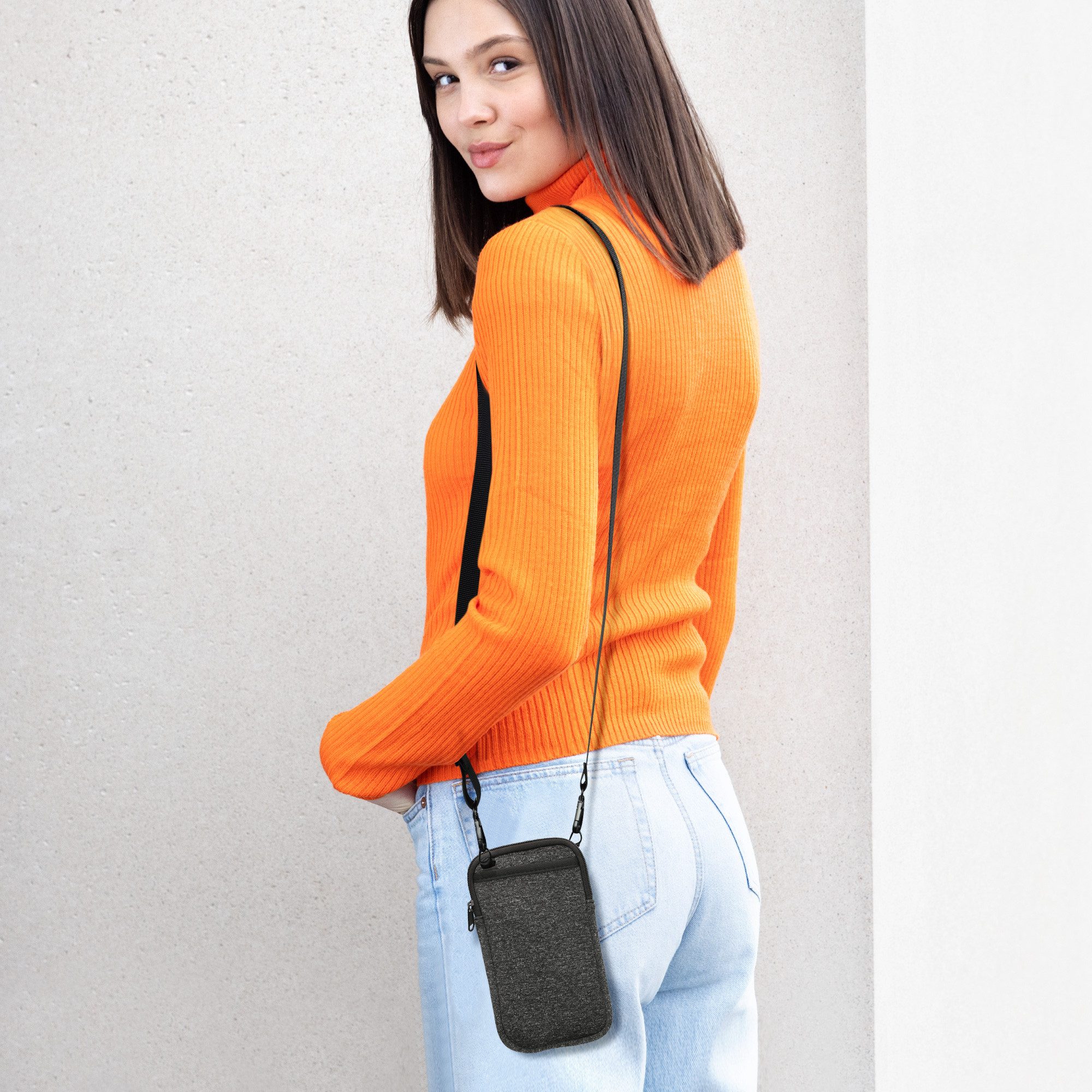 kwmobile Handytasche Handy Tasche zum Umhängen für XL - 6,7/6,8" Hülle mit Band (1-tlg), Necklace Case - Neopren Cover mit Reißverschluss