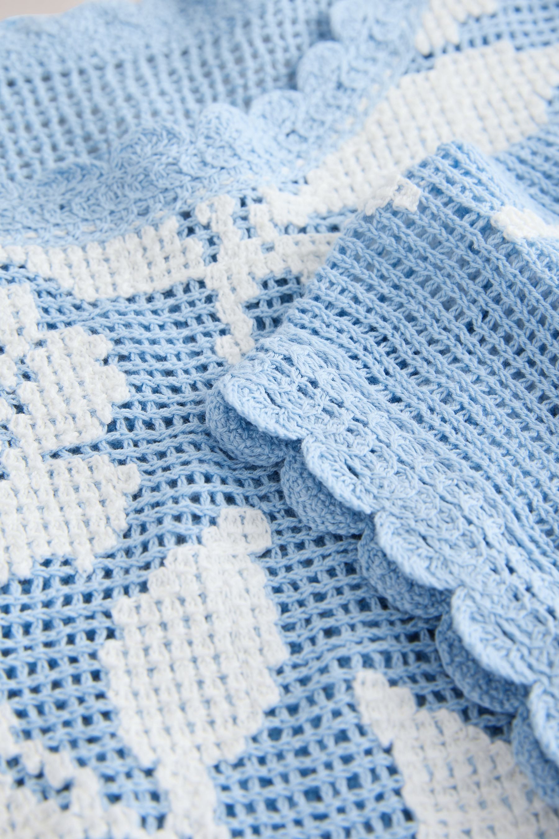 Next Kurzarmpullover Kurzärmeliges T-Shirt mit Häkelblumen (1-tlg)