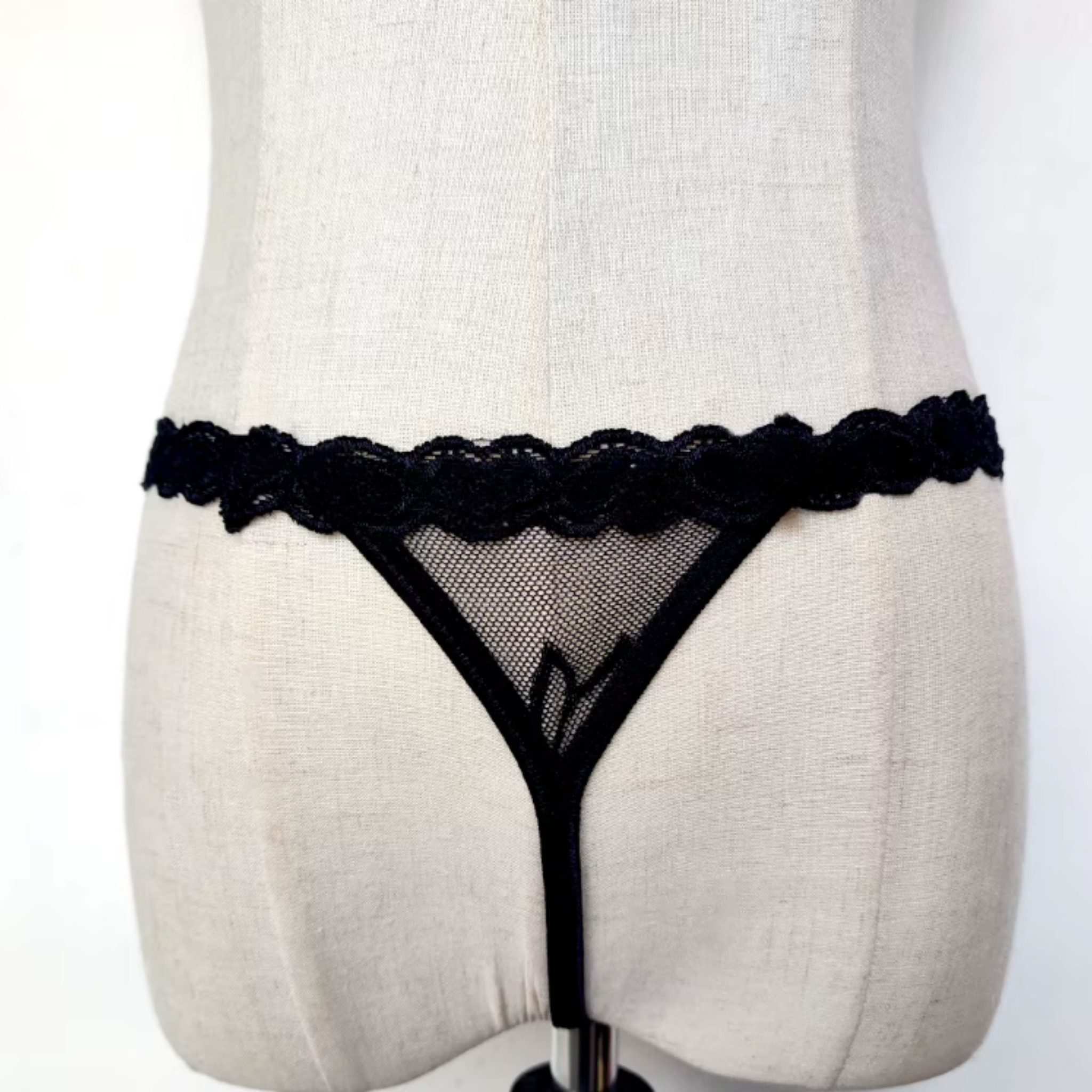 NEXORA Stringtanga Tanga, String, Damenunterwäsche, Spitzenstring, Dessous Onesize mit elastischem Bund, passt sich Ihrem Körper optimal an