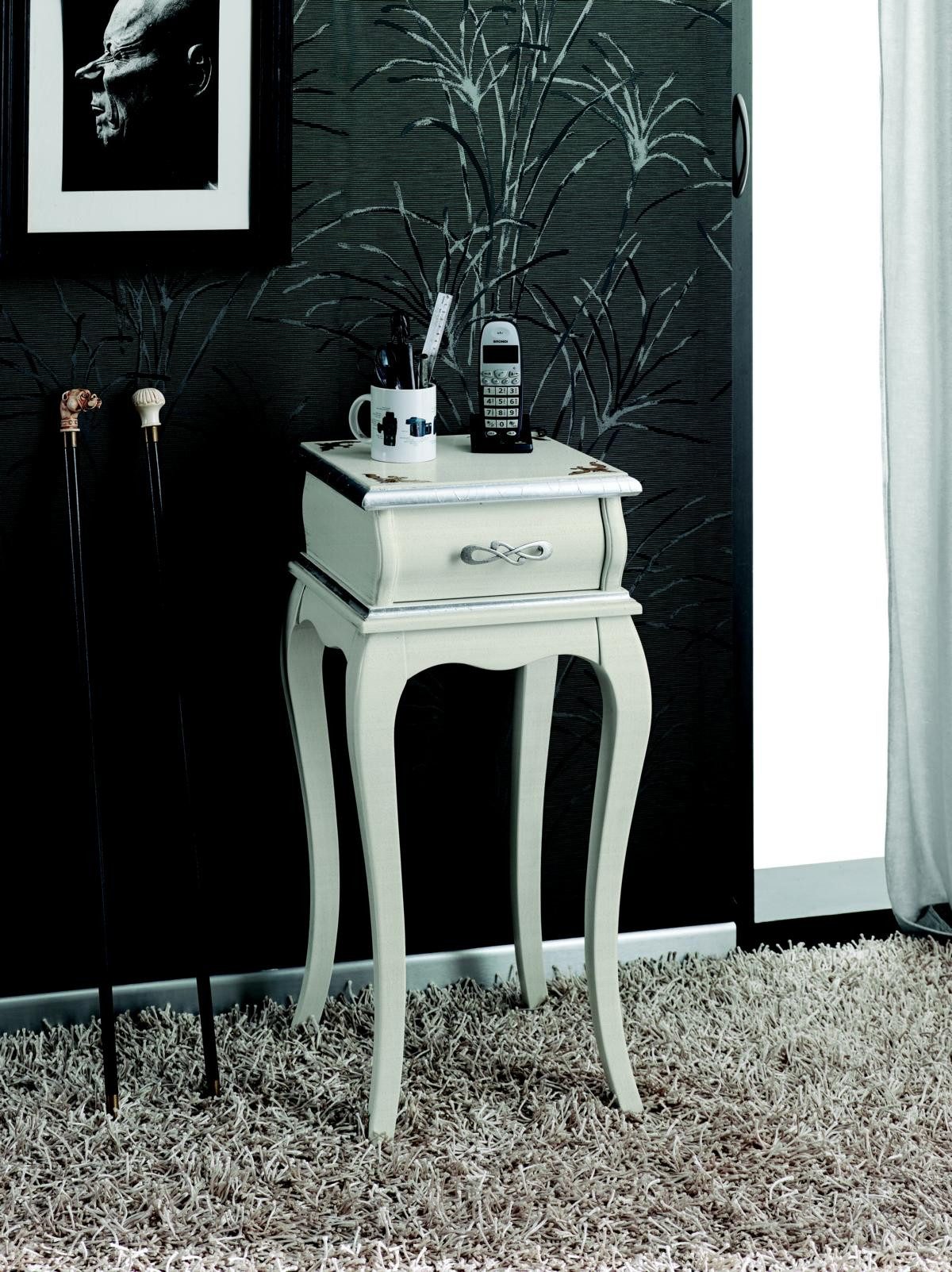 Beistelltisch Italienischer Designer Konsolentisch – Stilvoller Beistelltisch