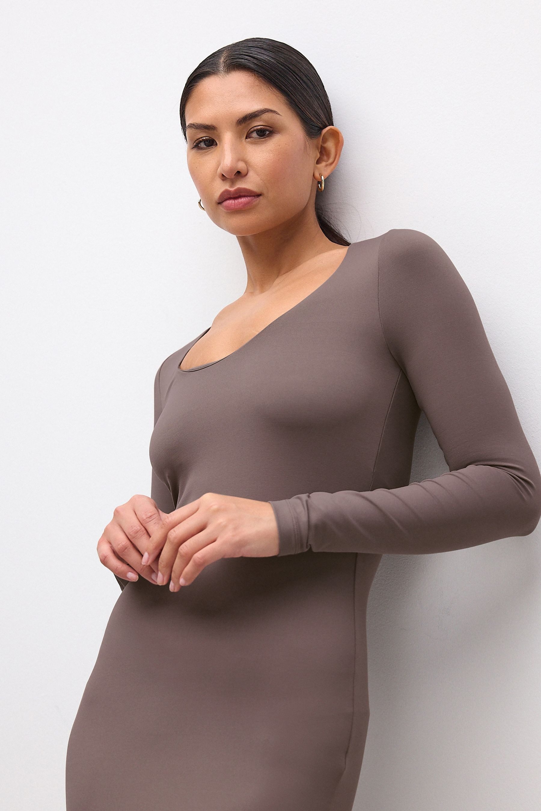 Next Midikleid Langärmeliges Bodycon-Midikleid aus Polyamid (1-tlg)
