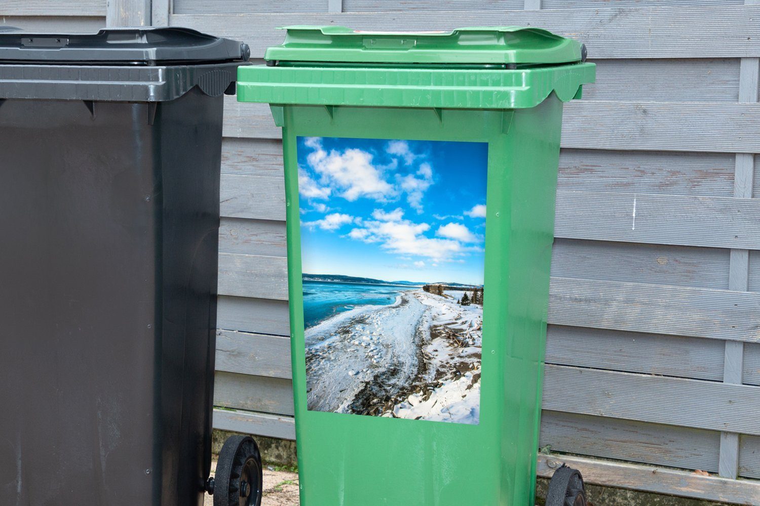 Quebec Sticker, in Abfalbehälter MuchoWow Forillon-Nationalpark Mülleimer-aufkleber, (1 im Mülltonne, St), Container, Wandsticker Küstenlinie