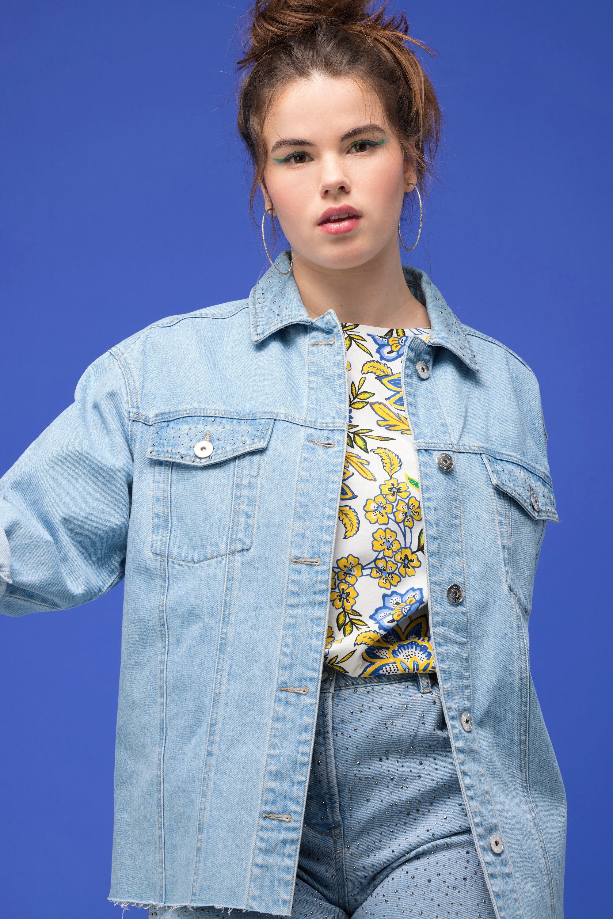Studio Untold Kurzjacke Jeansjacke Boxy Shape Glitzersteinchen Hemdkragen