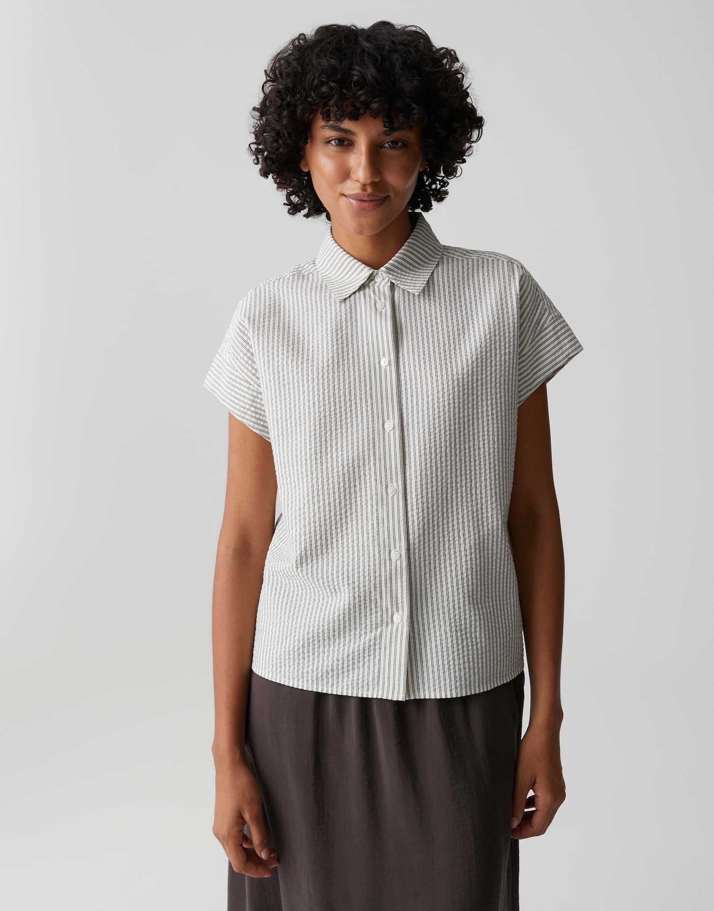 OPUS Kurzarmbluse Falvia stripe aus Webware mit Seersucker Struktur Perlmuttknöpfe verleihen dem Look feine Eleganz