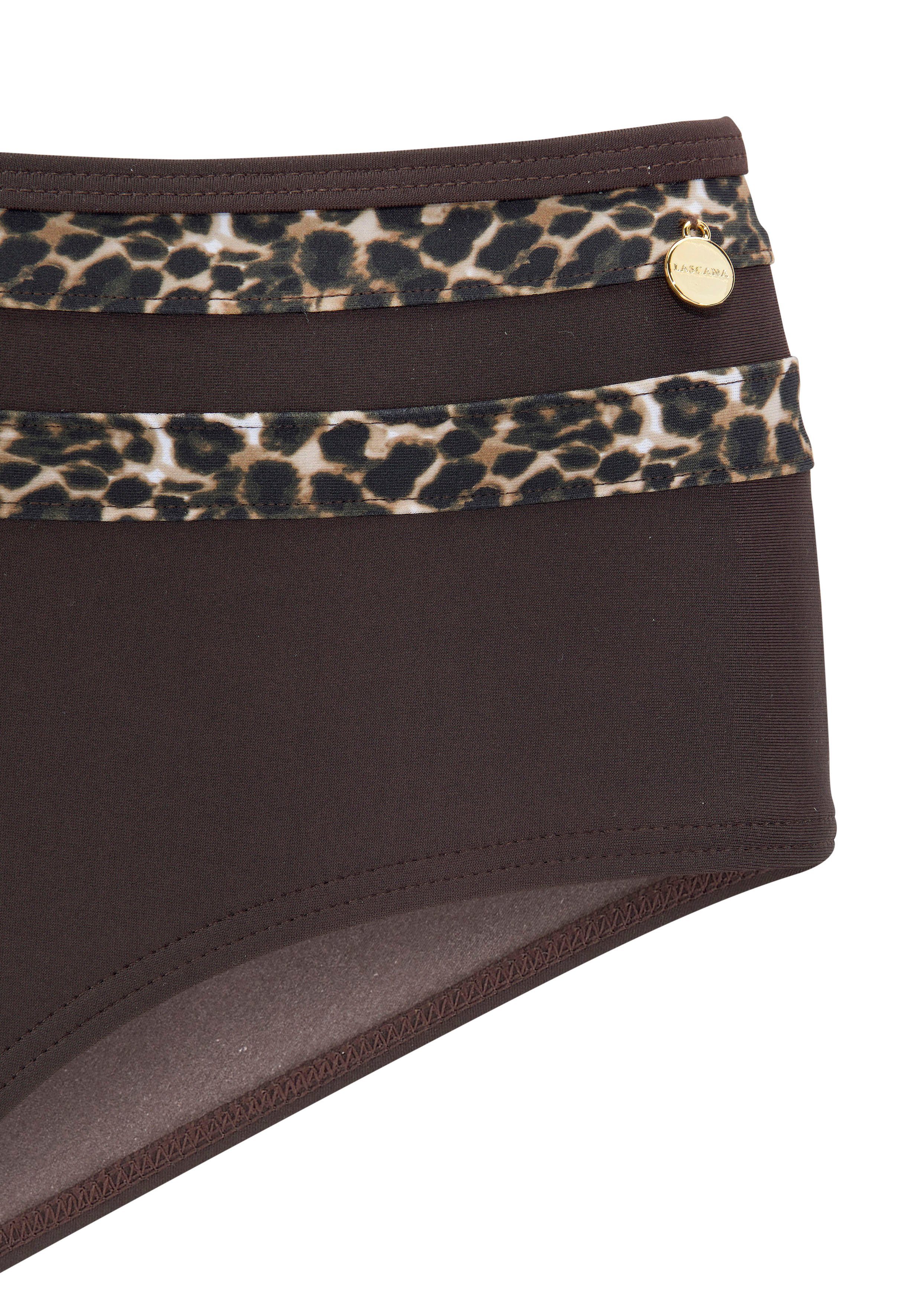 LASCANA Highwaist-Bikini-Hose Adele mit trendigen Details – Bild 3 von 5