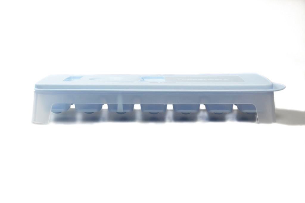 TUPPERWARE Eiswürfelform Eiswürfler hellblau-weiß