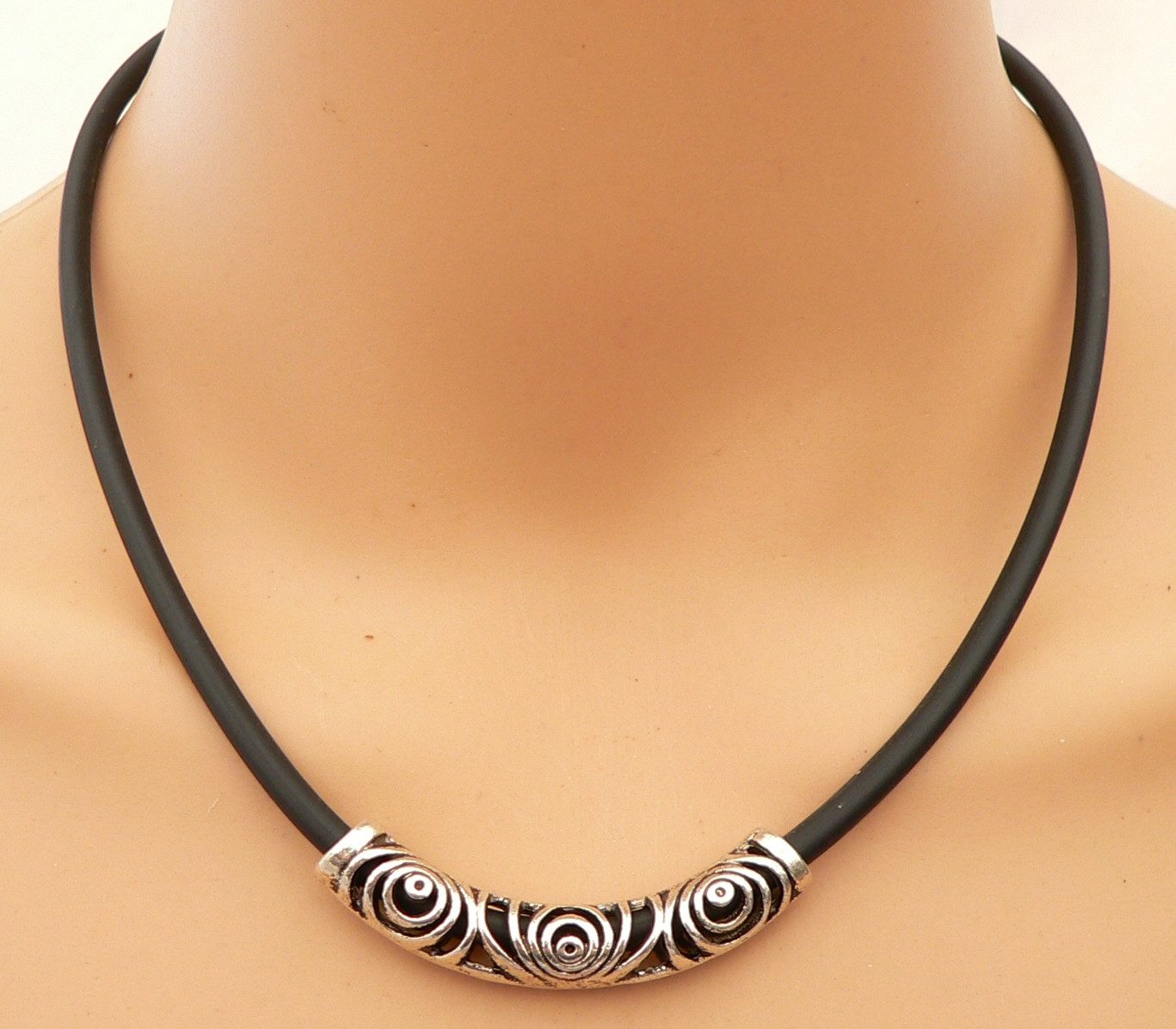 traumschmuck Collier 389i Halskette, Kautschuk schwarz, Frontelement Metall günstig online kaufen