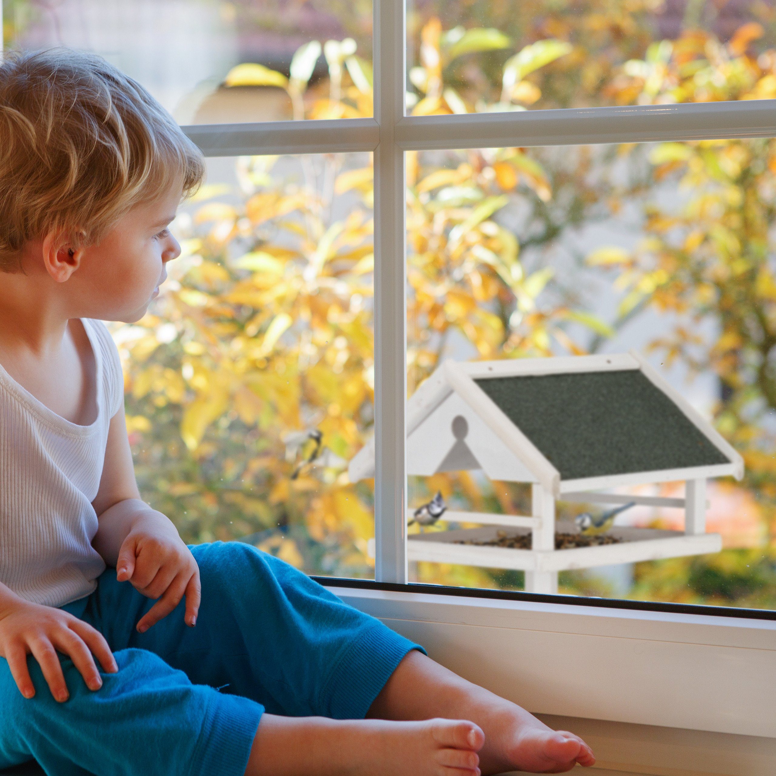 relaxdays Vogelhaus Weißes Vogelfutterhaus mit Ständer