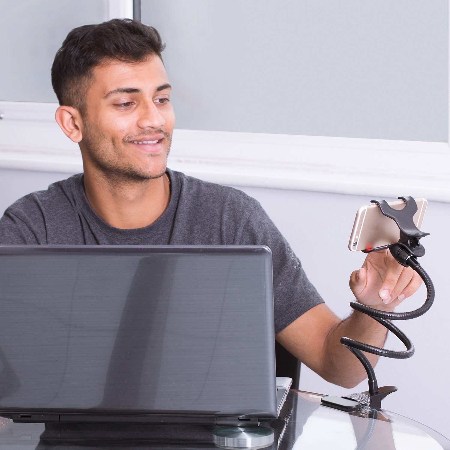 Smartphone-Halterung Lazy Arm - Tischhalterung für Smartphones
