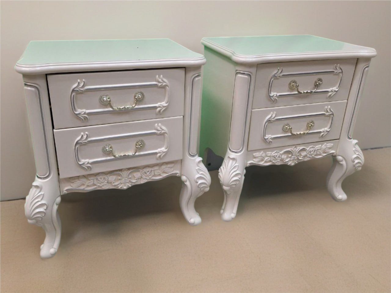 JVmoebel Nachttisch 2 Nachttische im Barockstil mit edlem Design Sofort (Nachttisch), Made in Europa