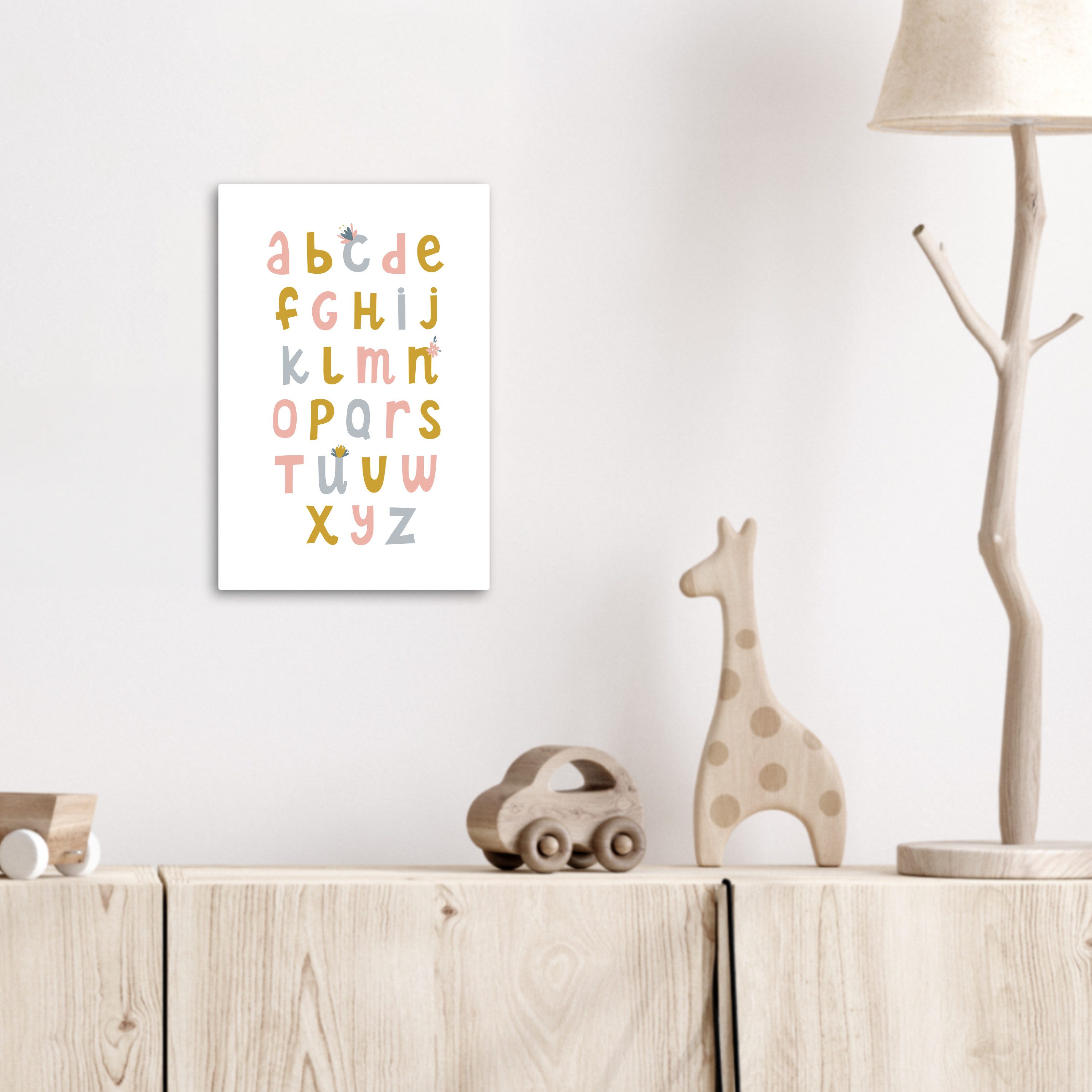 OneMillionCanvasses® Leinwandbild Pädagogisch - Das Alphabet lernen - Mädchen - Buchstaben, Fotodruck (1 St), Kinderzimmer Deko, Mädchen und Jungen Bilder 20x30 cm