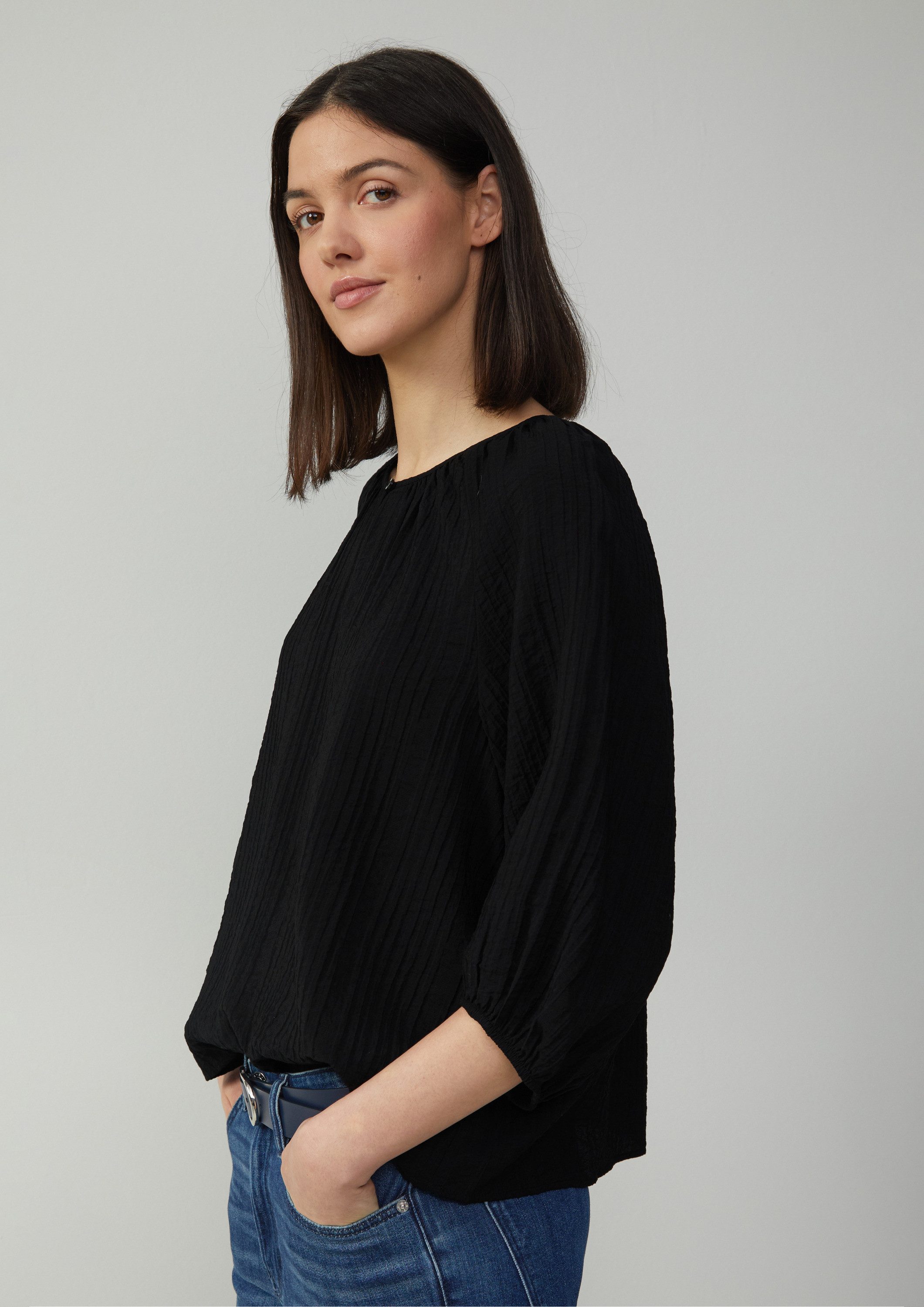 s.Oliver Kurzarmbluse Bluse Strukturierte Relaxed-Fit-Bluse mit Raffungen und Raglanärmeln