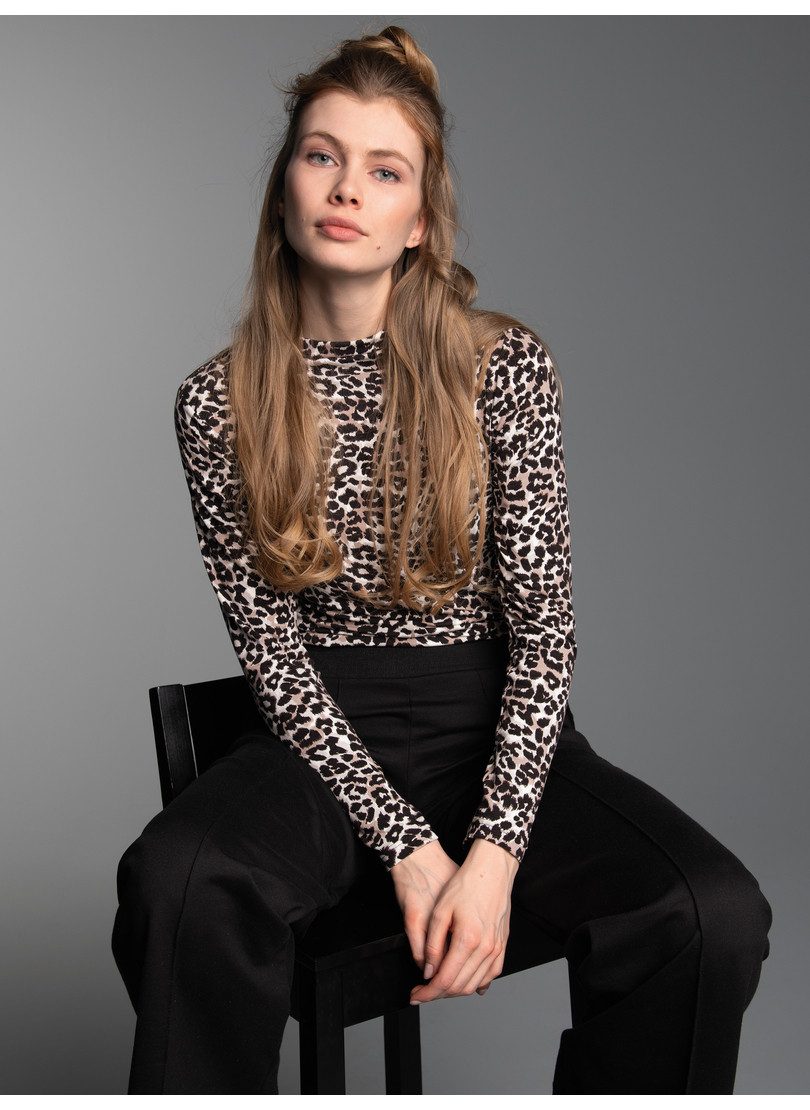 Trigema Rollkragenshirt TRIGEMA Turtleneck Shirt mit Allover-Leo-Muster (1- günstig online kaufen