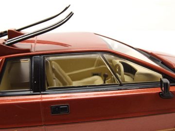 KK Scale Modellauto Lotus Esprit Turbo 1981 kupfer mit Ski James Bond Modellauto 1:18 KK, Maßstab 1:18