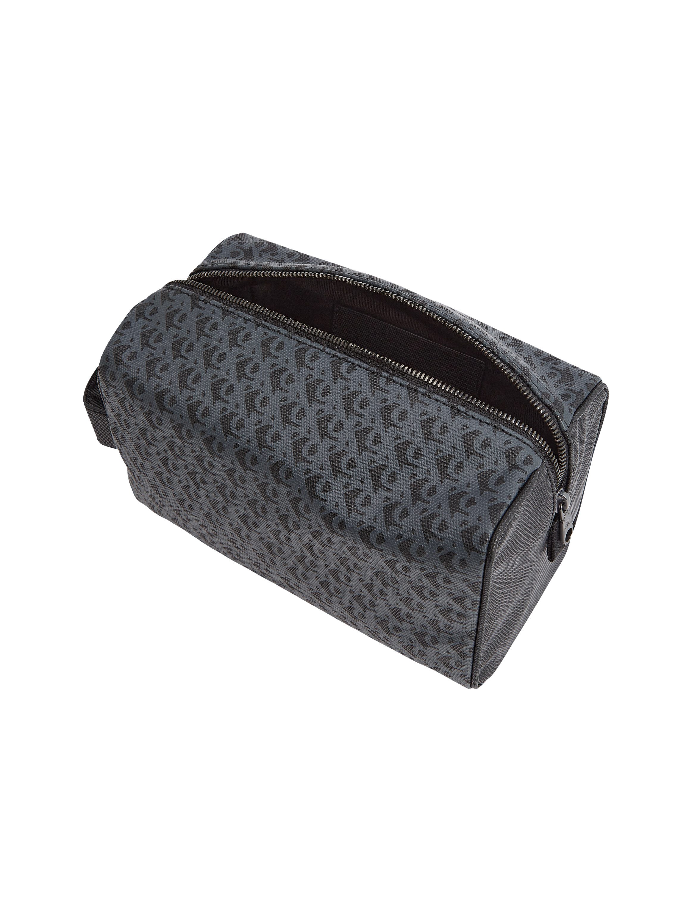 Calvin Klein Jeans Kulturbeutel AOP TEXTURED DOPP KIT, Schminktasche, Kosmetiktasche, Essential Bag mit CK Muster