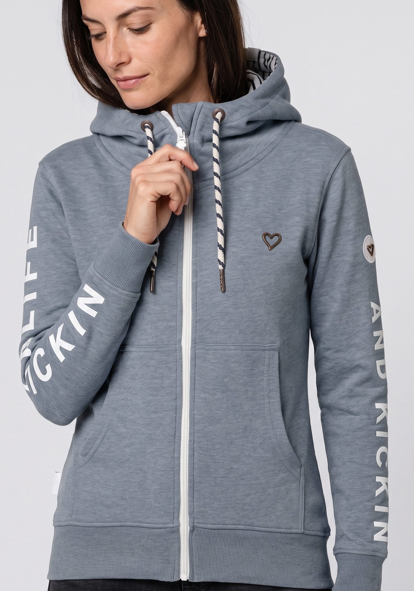 Alife & Kickin Sweatjacke JessyAK A leichte Kapuzensweatjackemit Logo-Schriftzug auf den Ärmeln – Bild 3 von 5