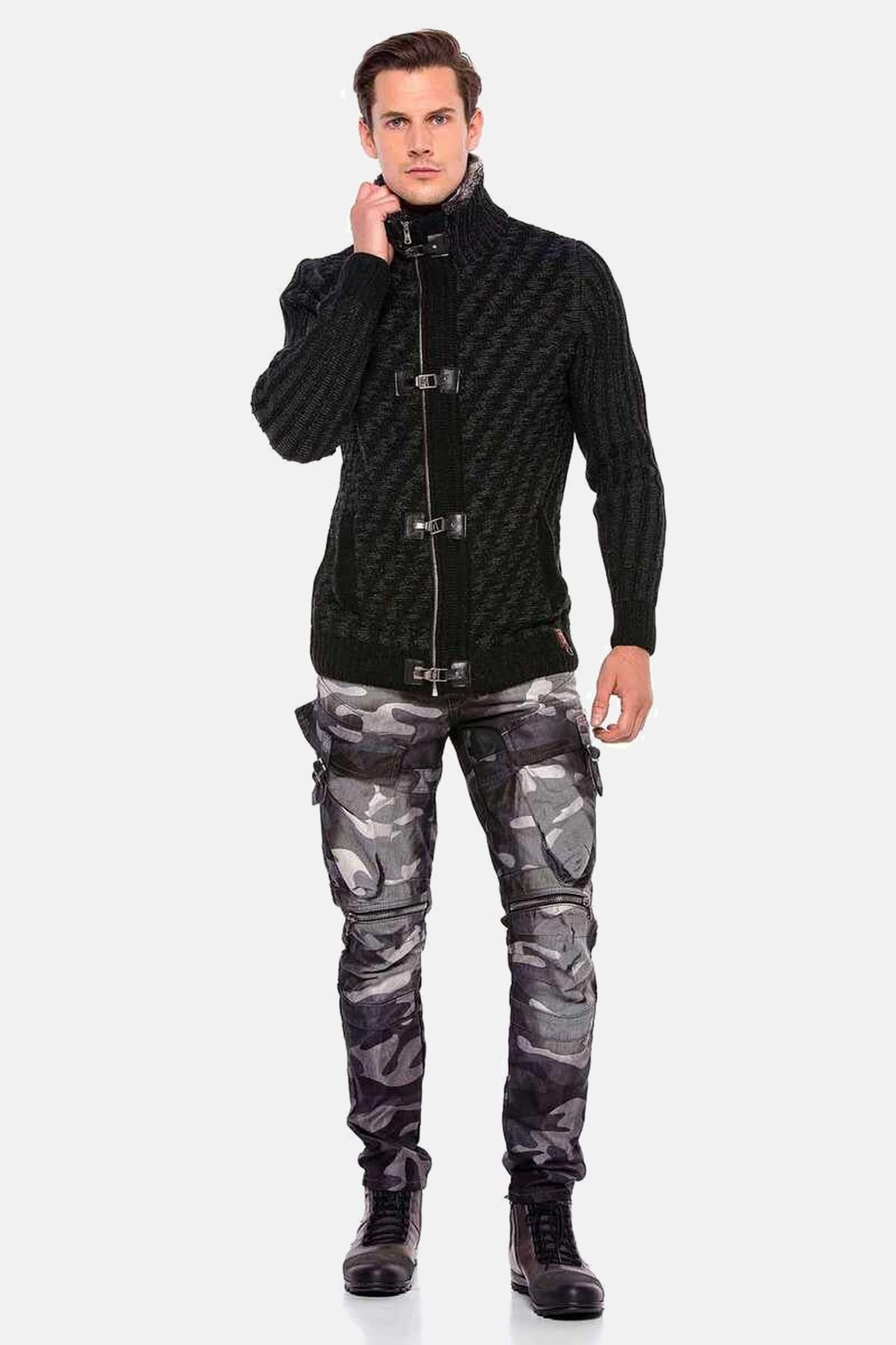 Cipo & Baxx Strickpullover Pullover (1-tlg) mit Verschlussschnalle, CP213